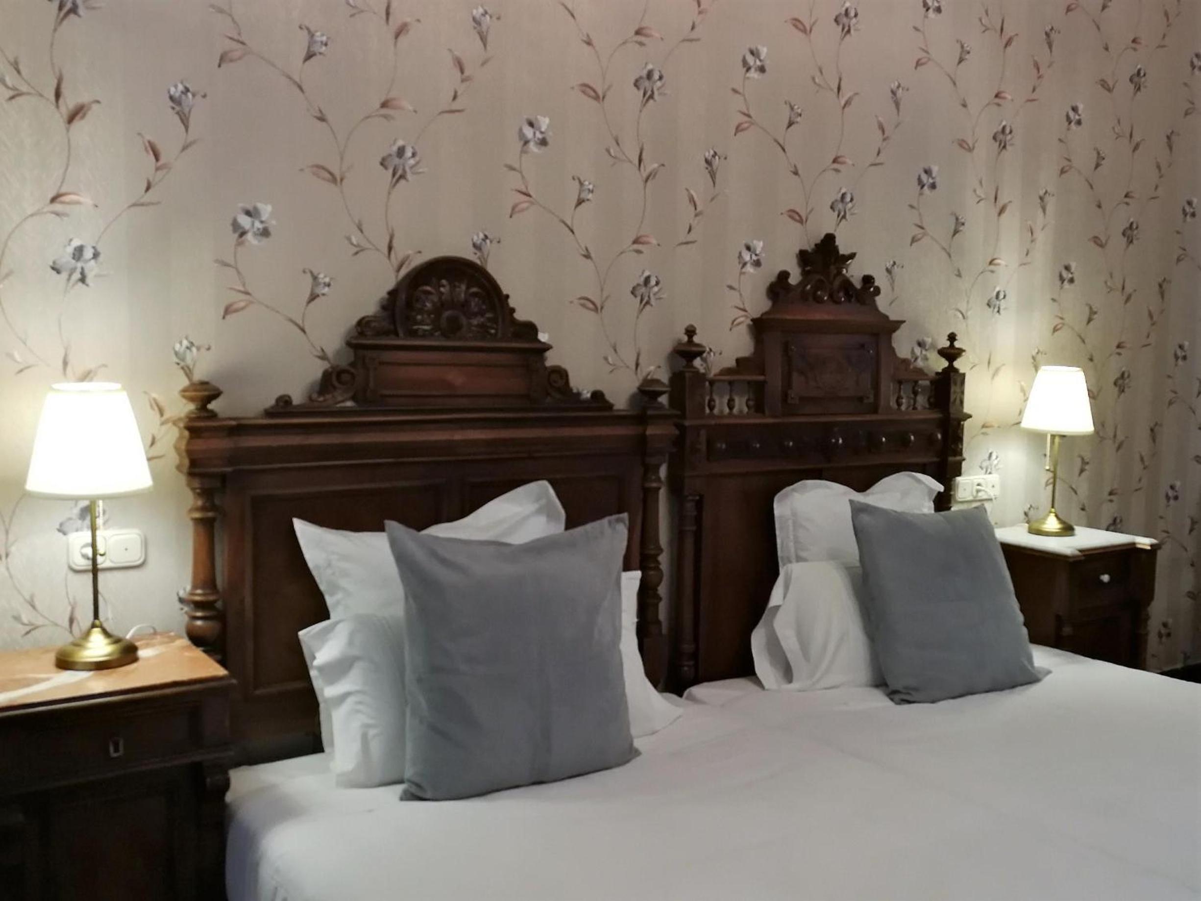 Double or Twin Room - Photo 4