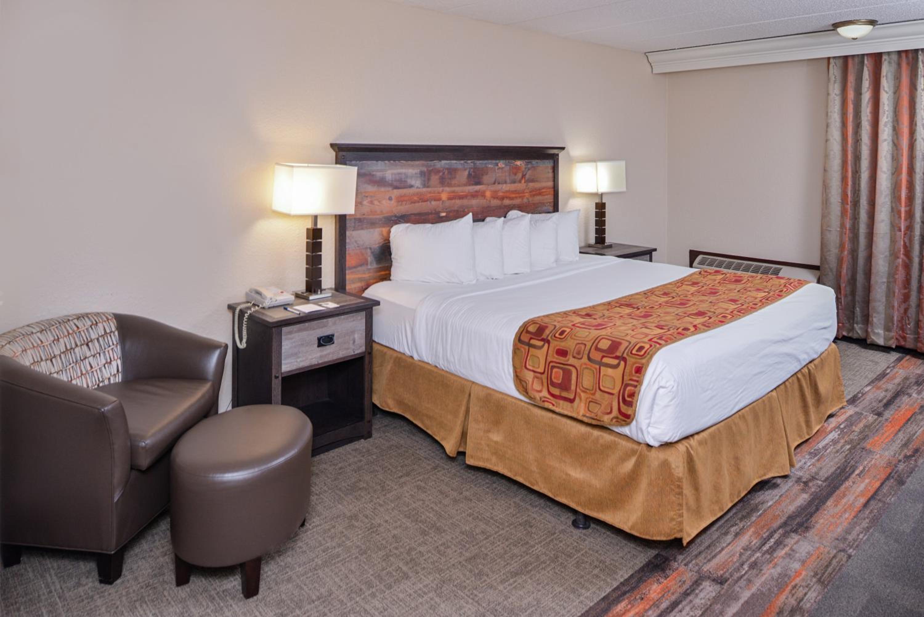 King Room - Non Smoking - Photo 1