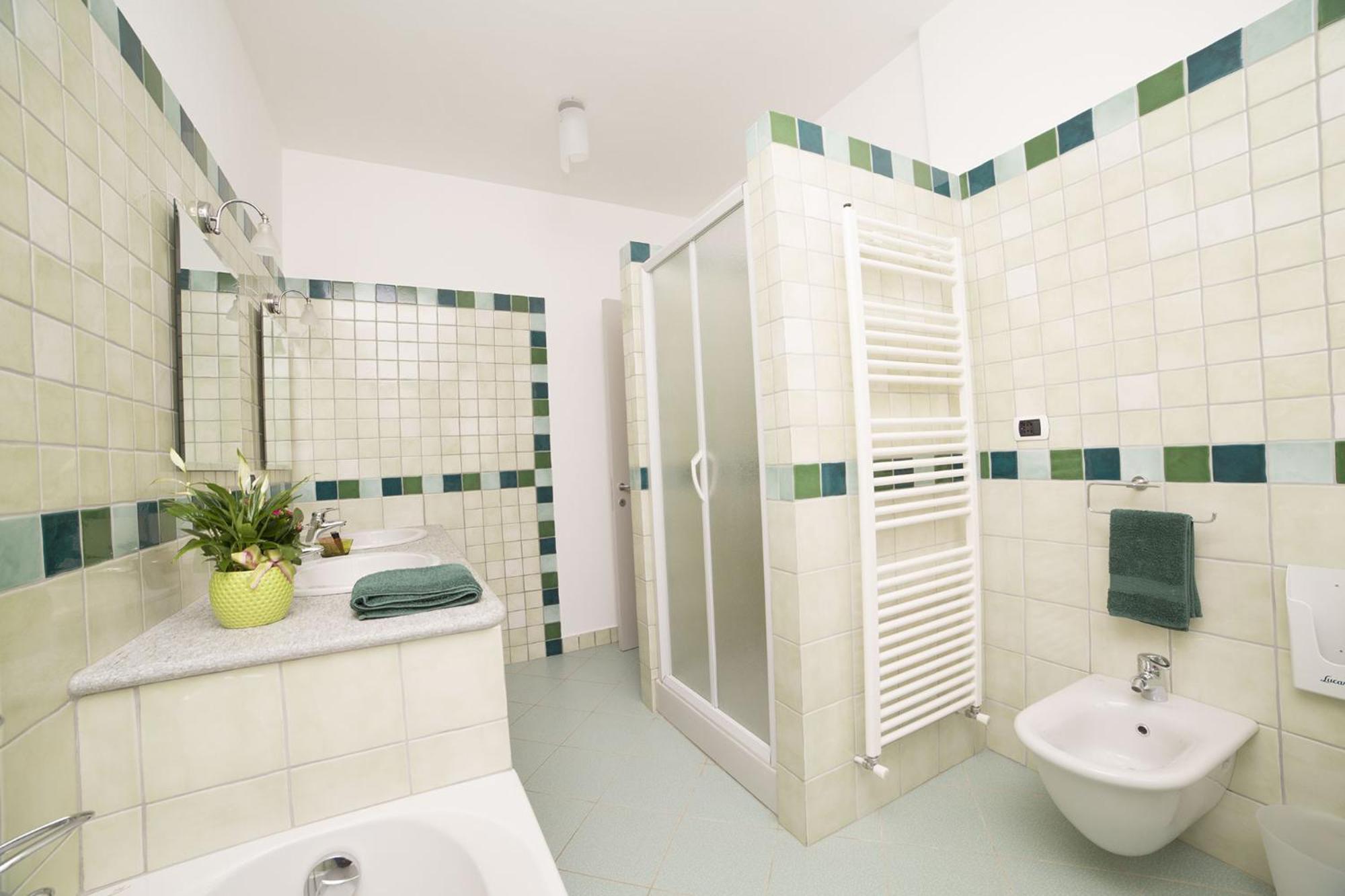 Family Room With Private Bathroom photo 2
