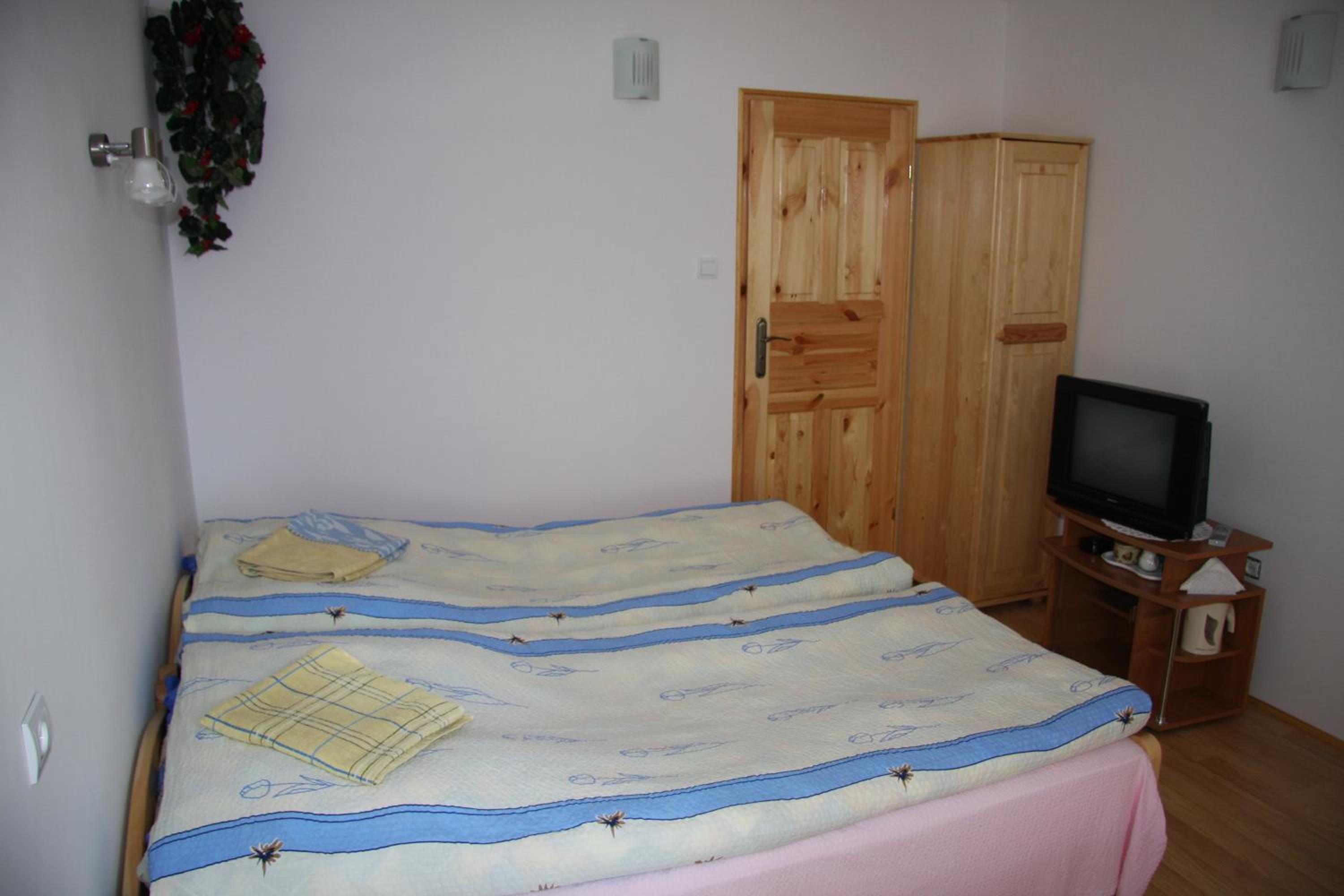 Twin Room - Photo 4