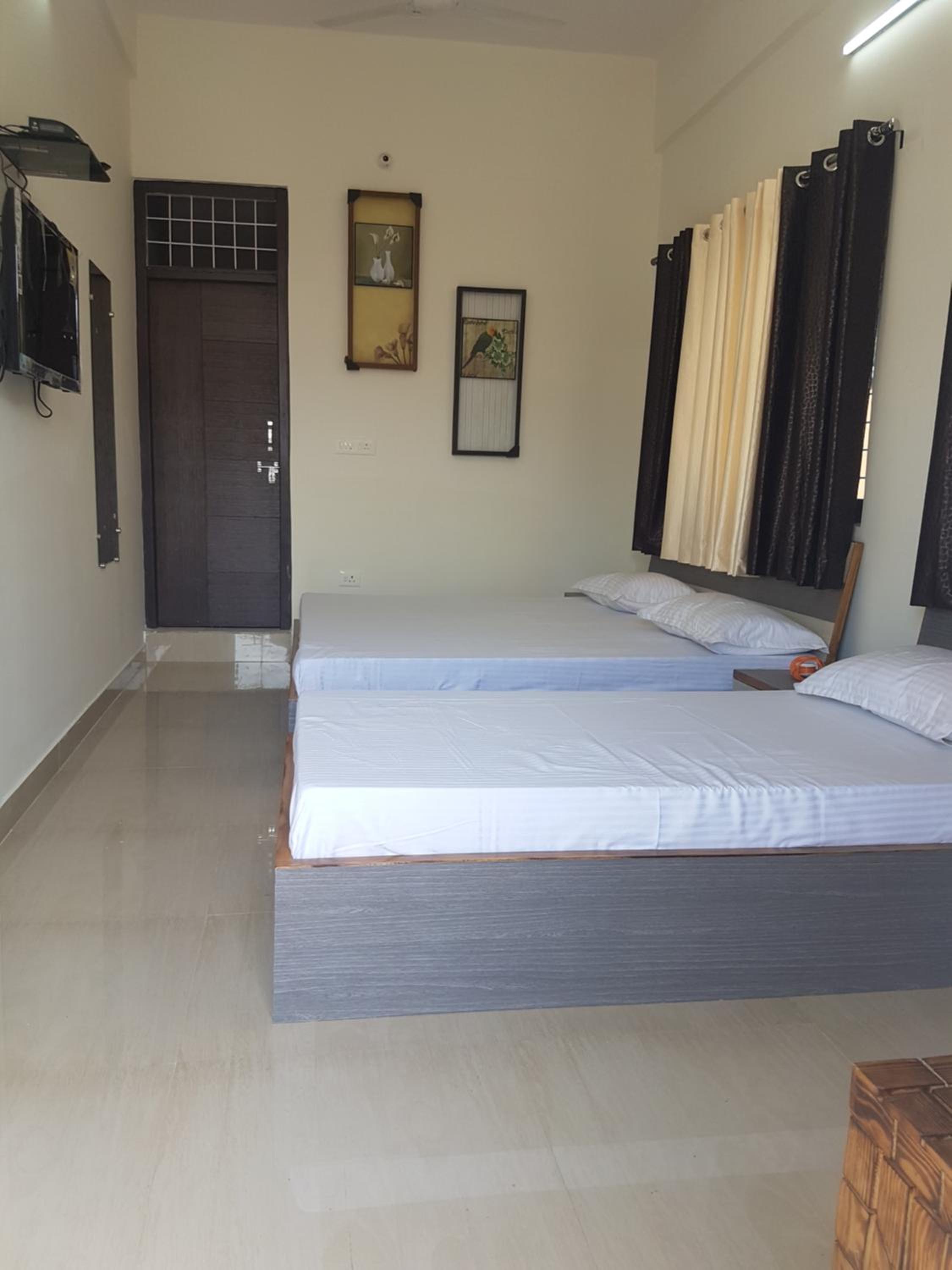 Budget Triple Room - Photo 2