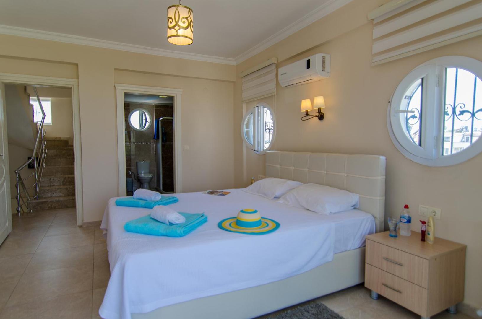 Three-Bedroom Villa photo 3