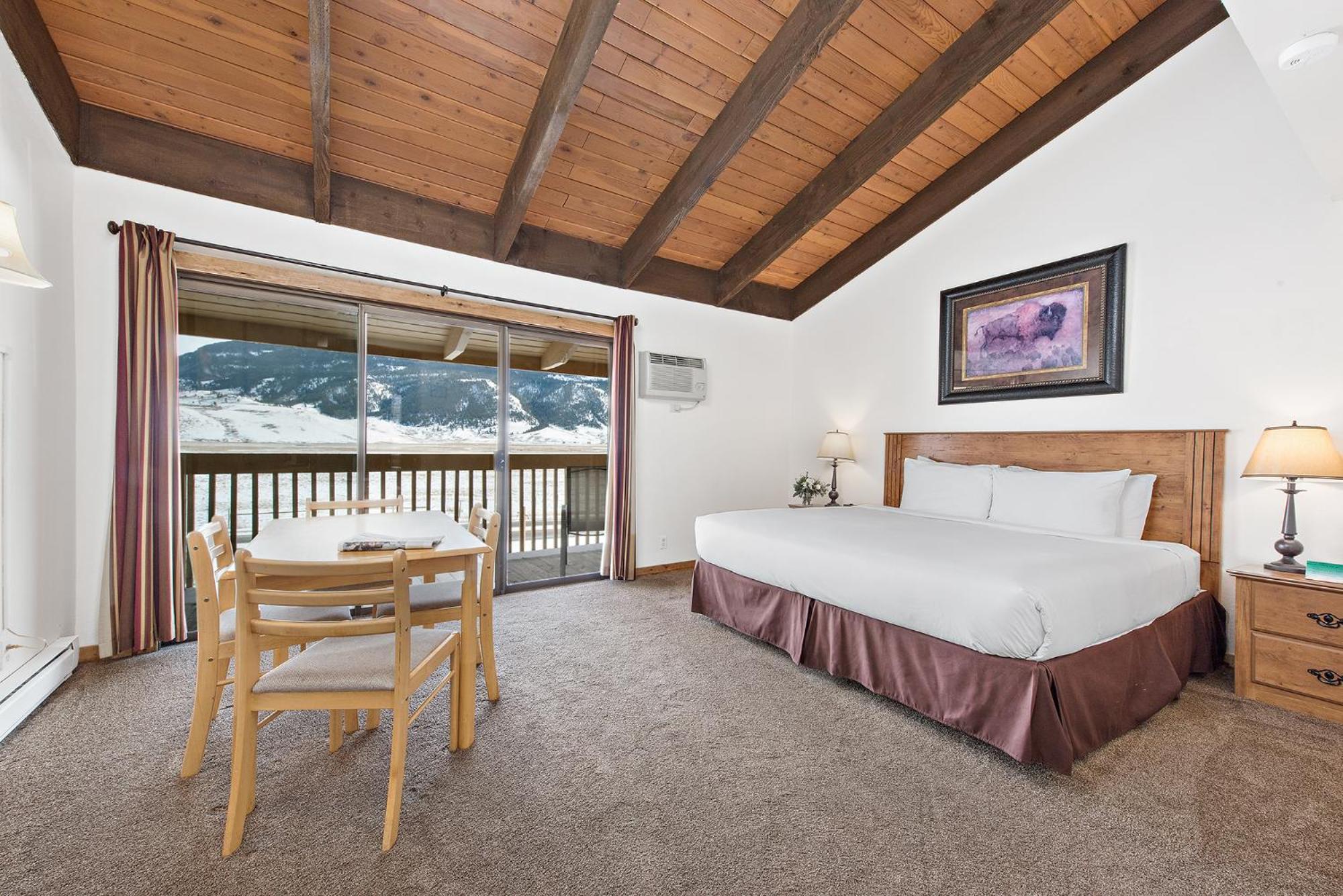 King Suite with Balcony photo 1