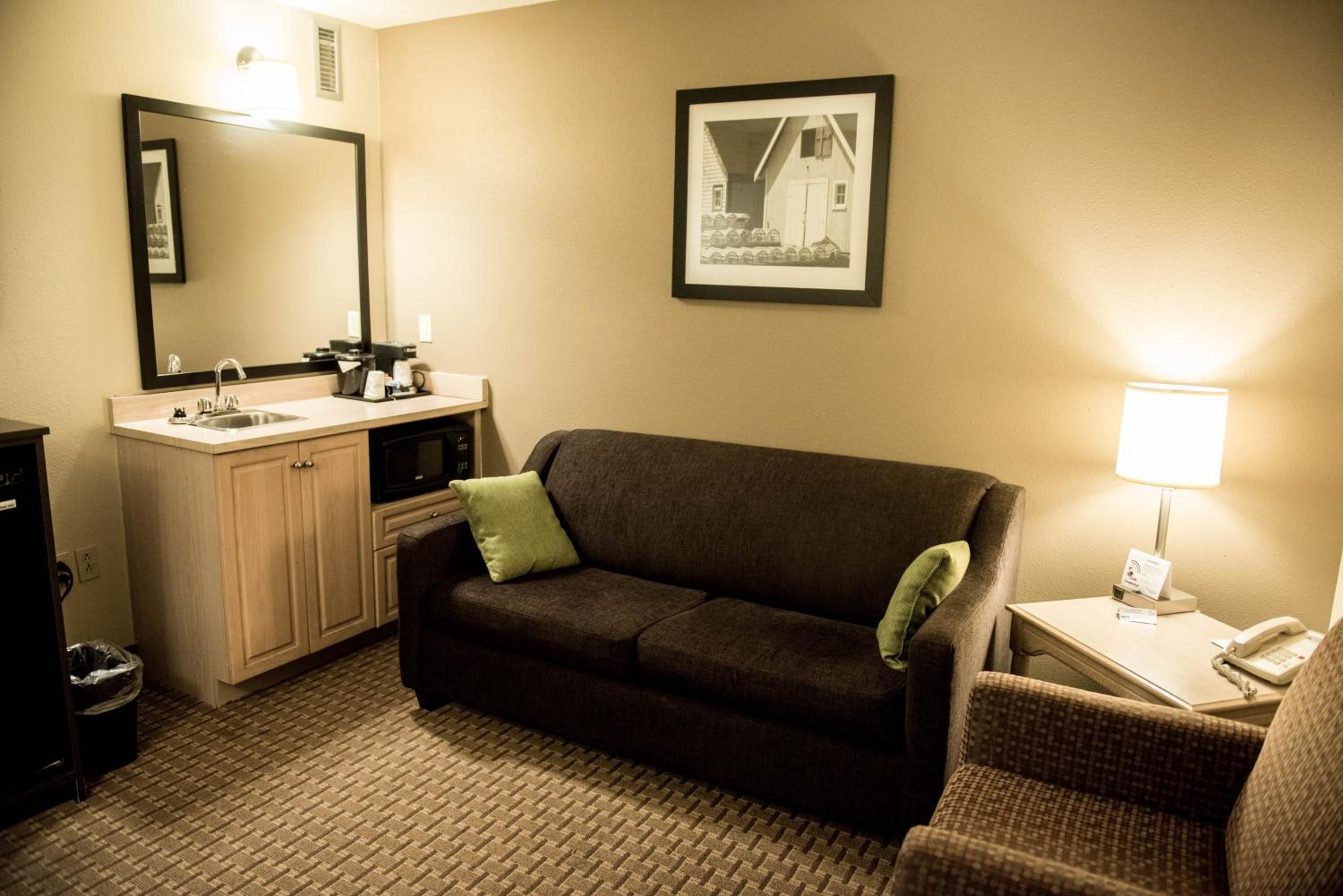 One-Bedroom King Suite - First Floor/Non-Smoking - Photo 5