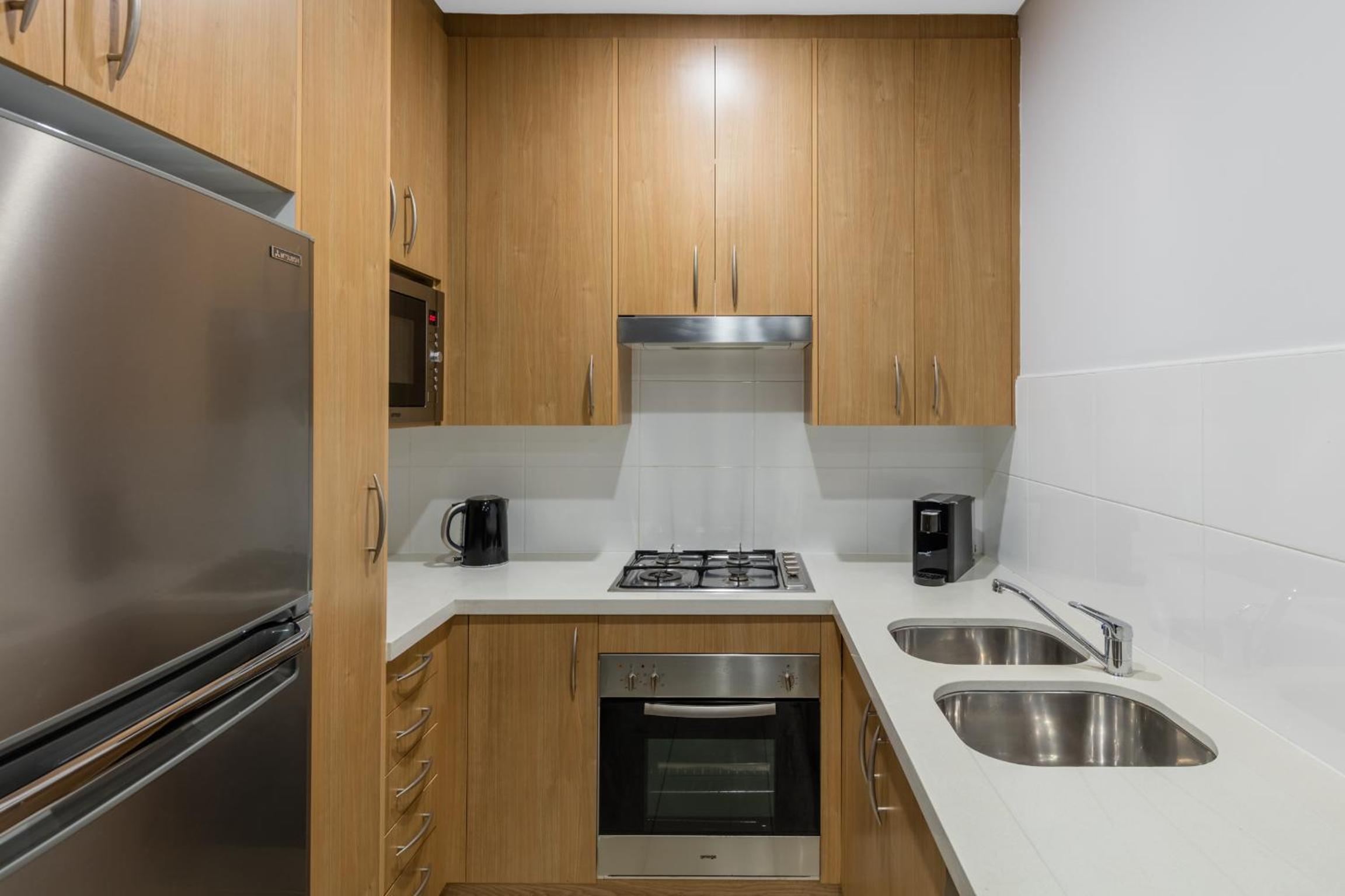 One Bedroom Modern Suite  photo 3