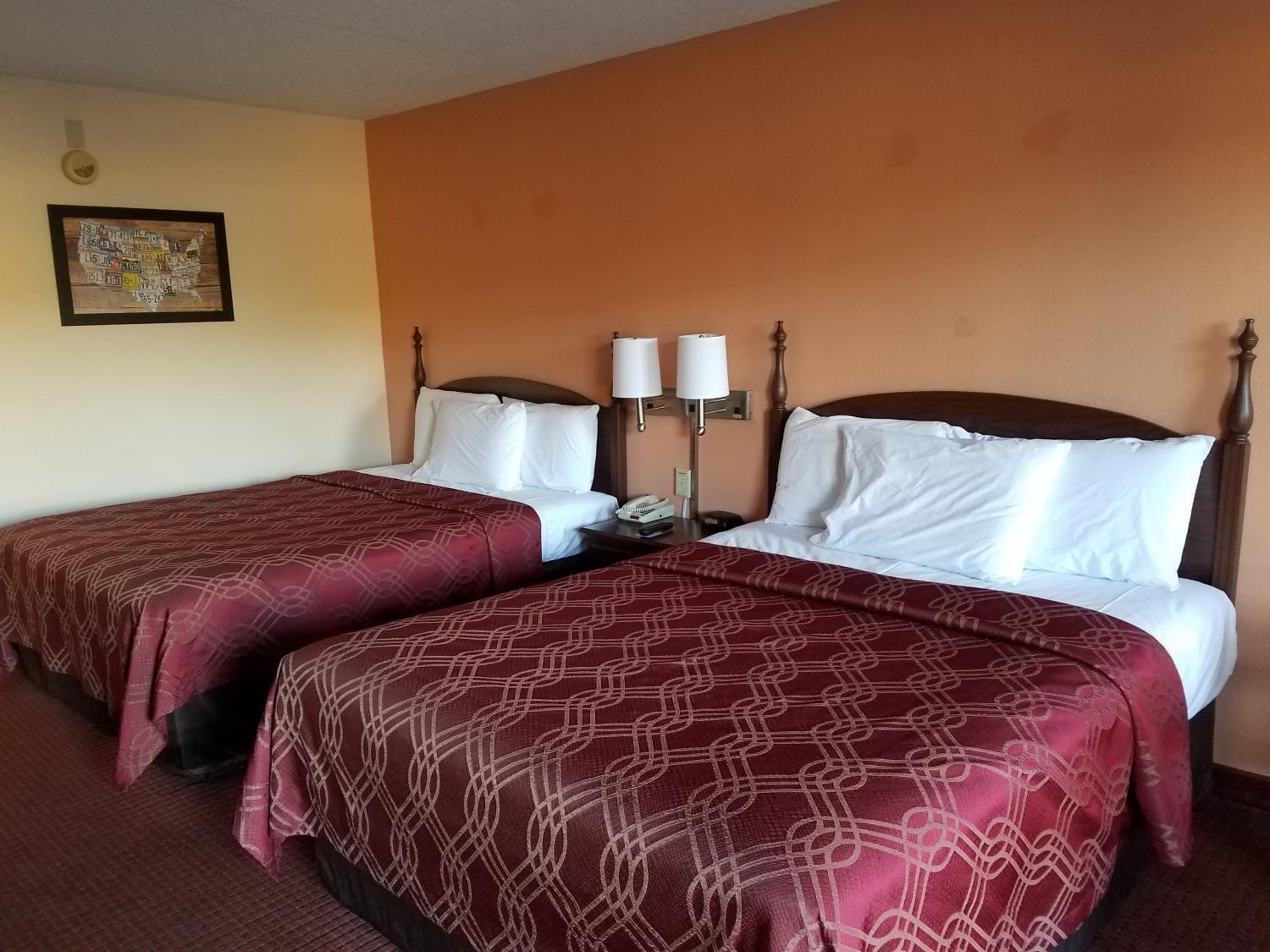 Queen Room with Two Queen Beds - Non-Smoking photo 1