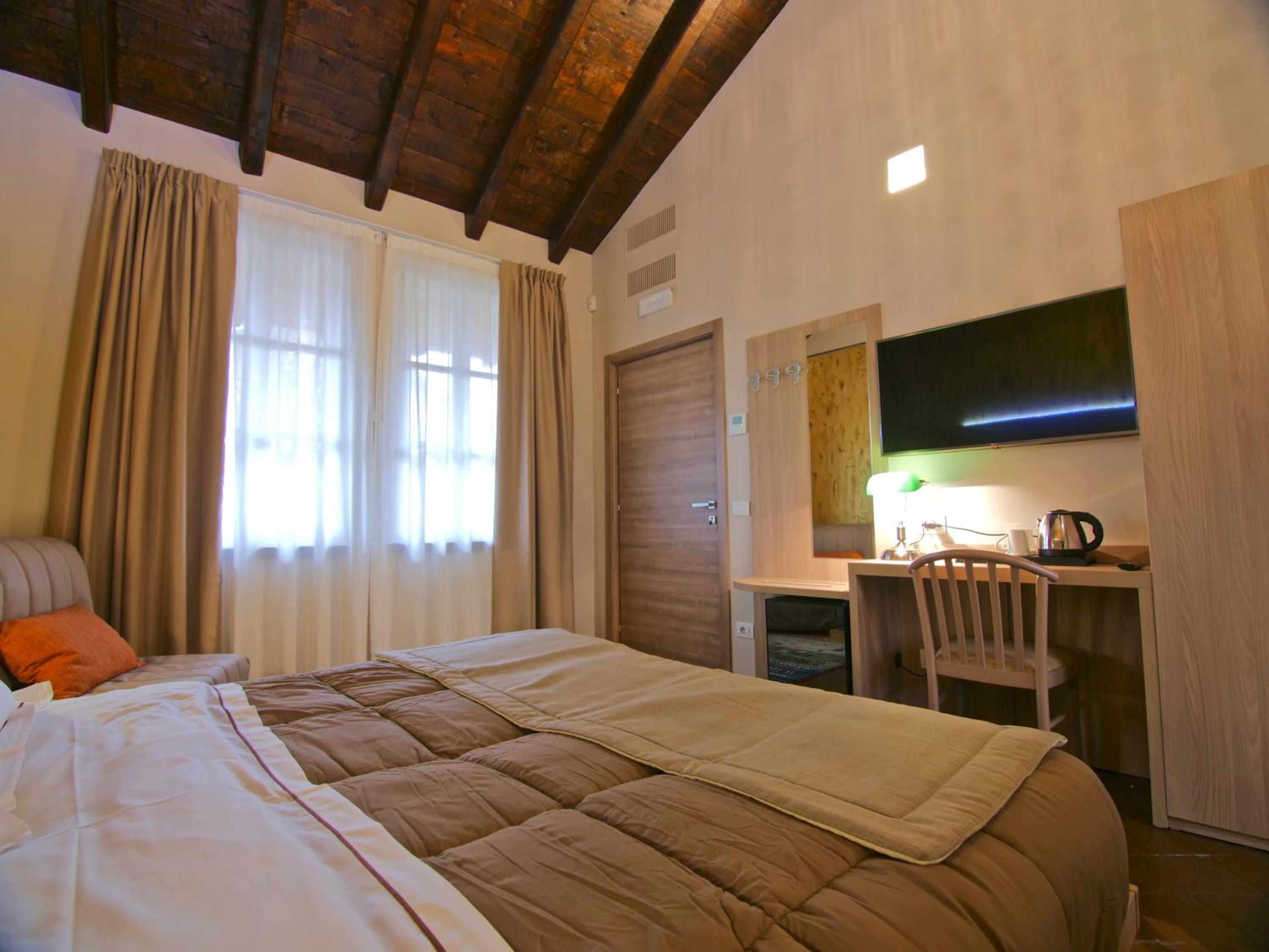 Classic Triple Room photo 3