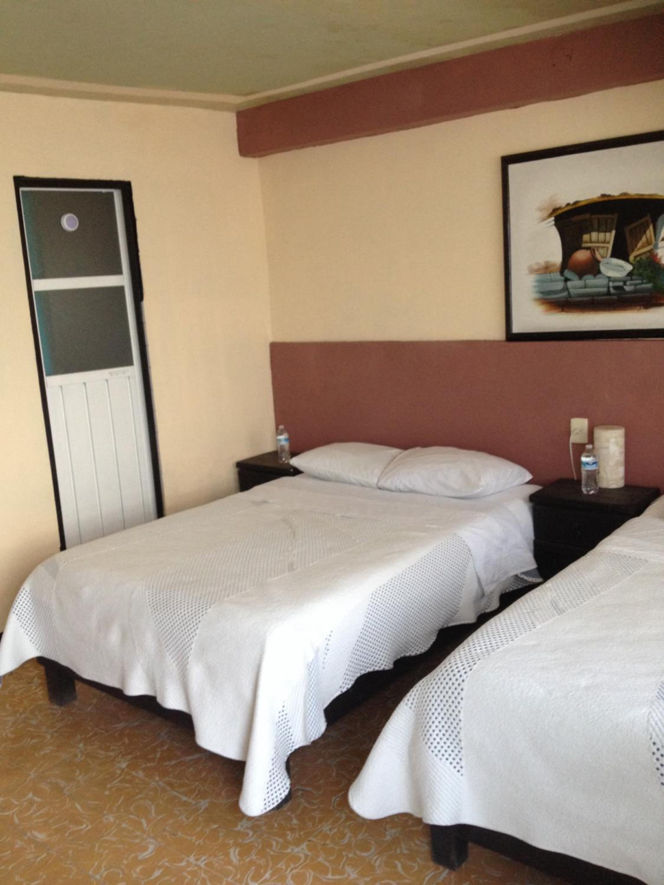 Classic Twin Room - Photo 7