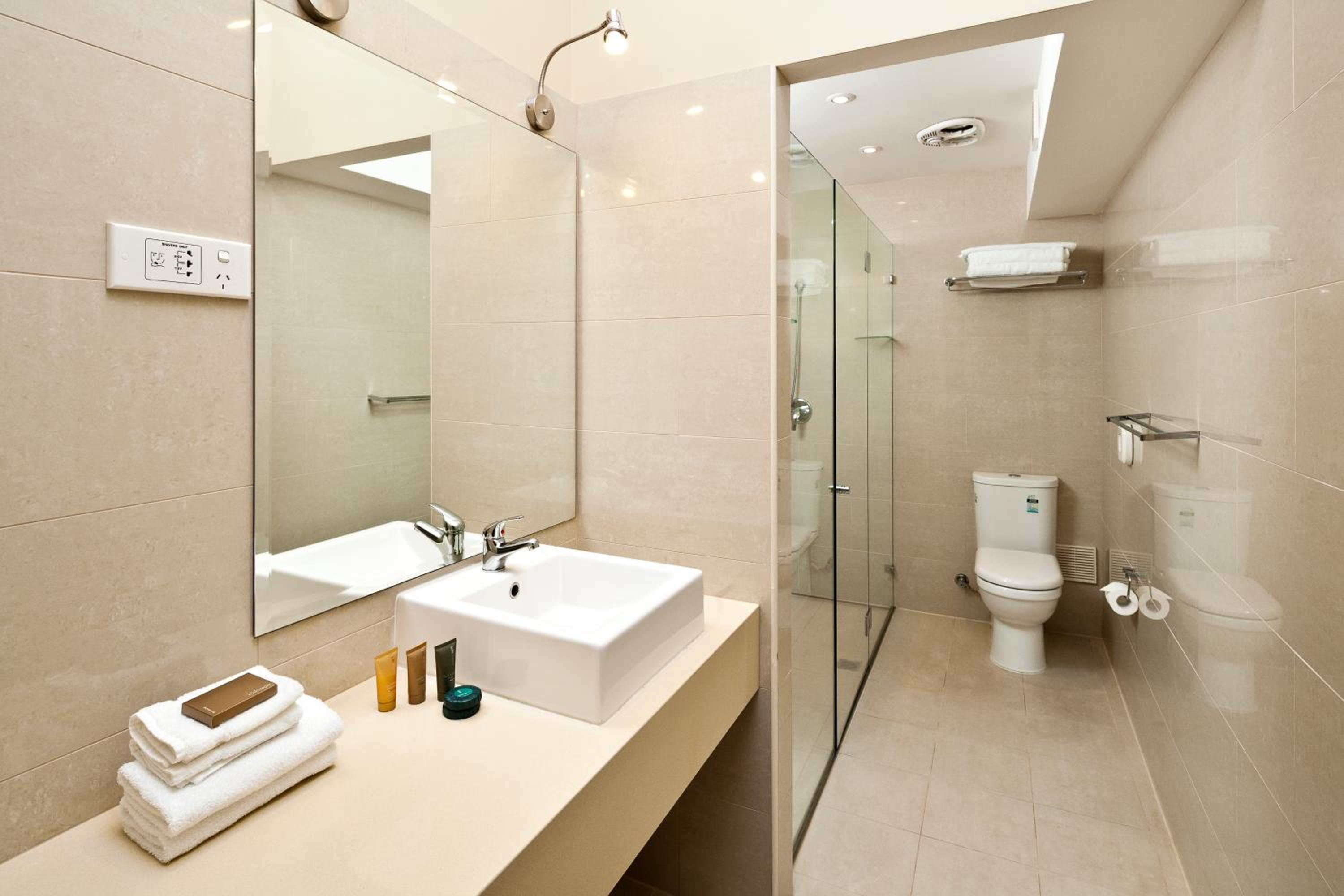 Three-Bedroom Apartment thumbnail 6