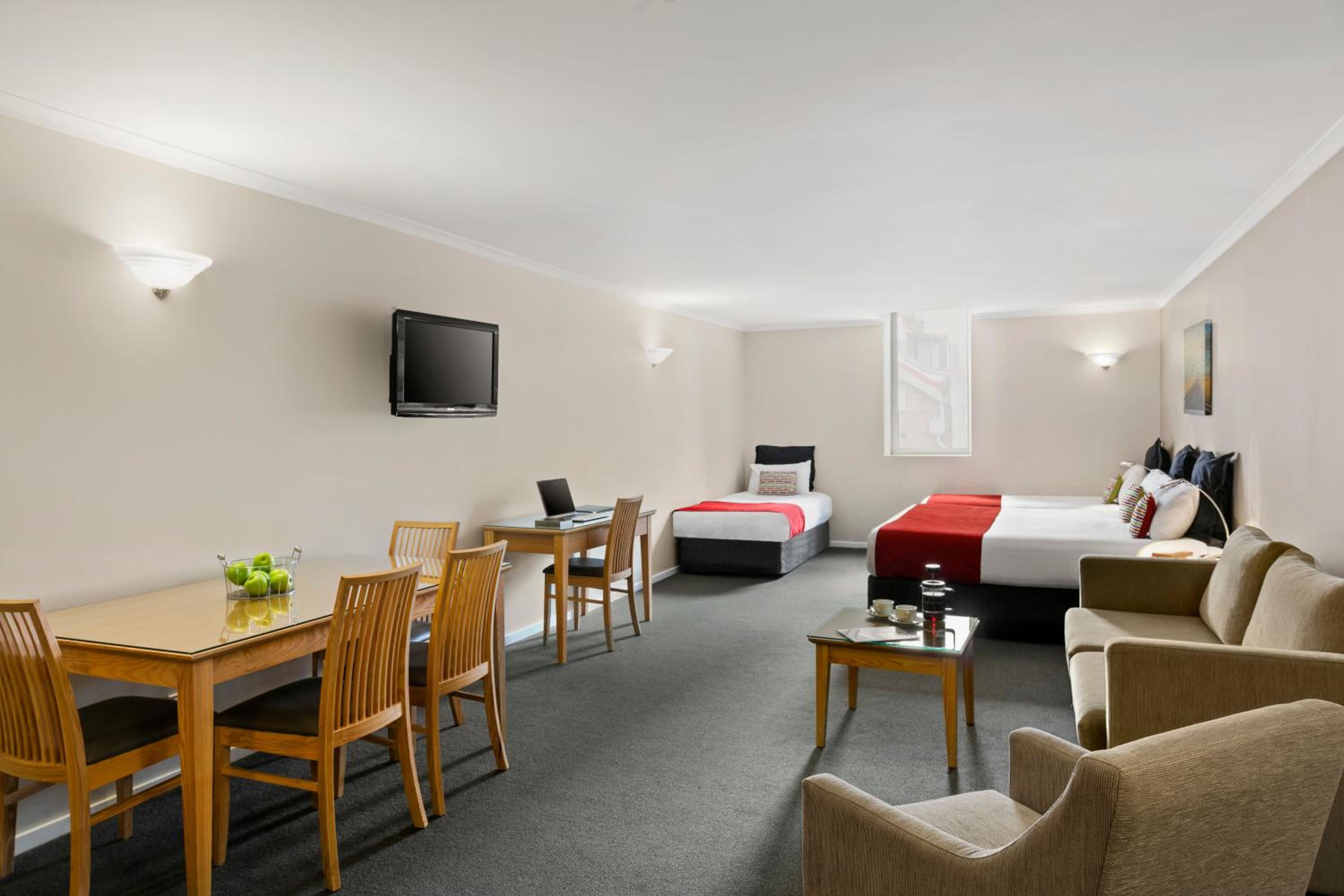 Studio Apartment - Serviced - Photo 4