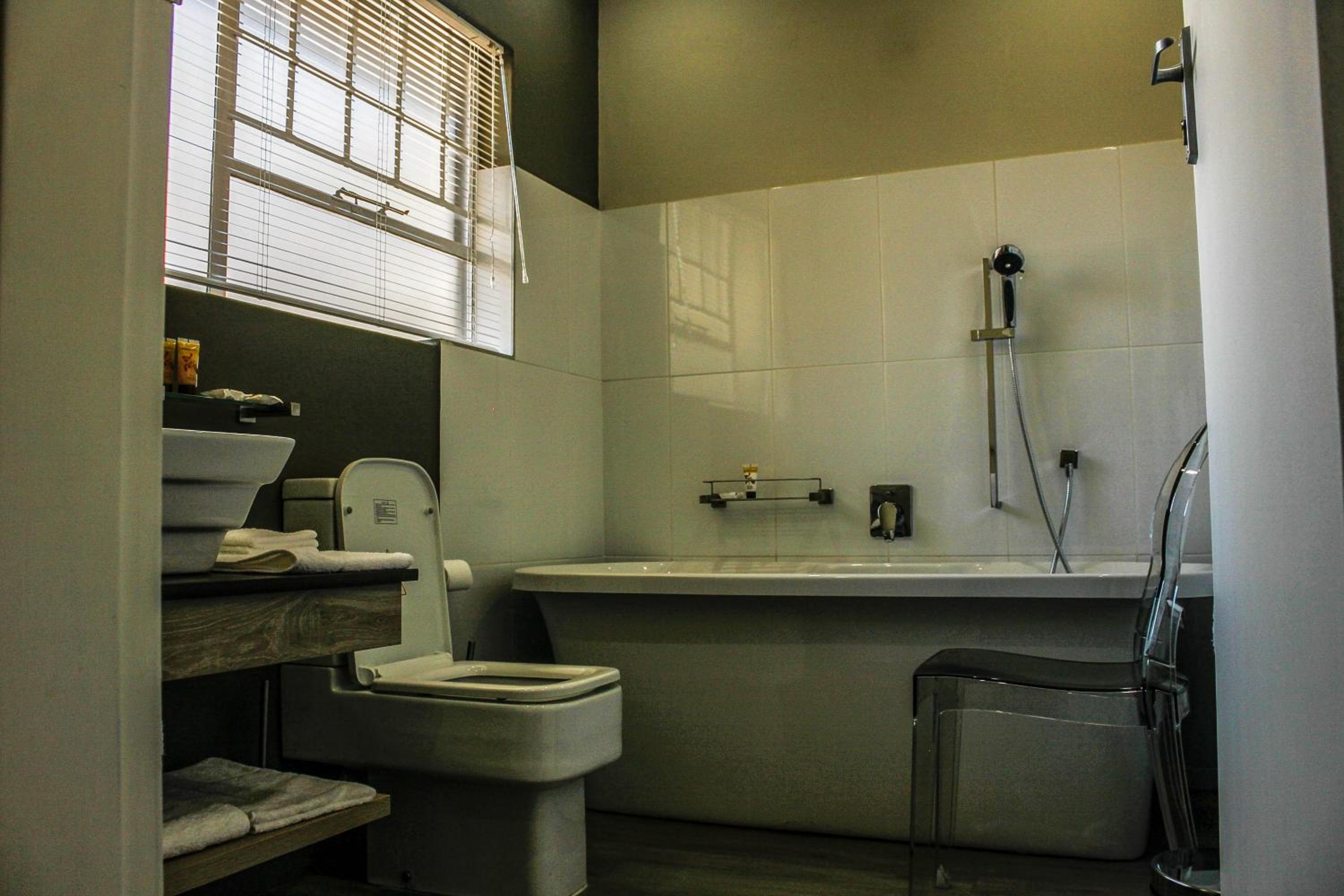 Twin Room - Photo 5