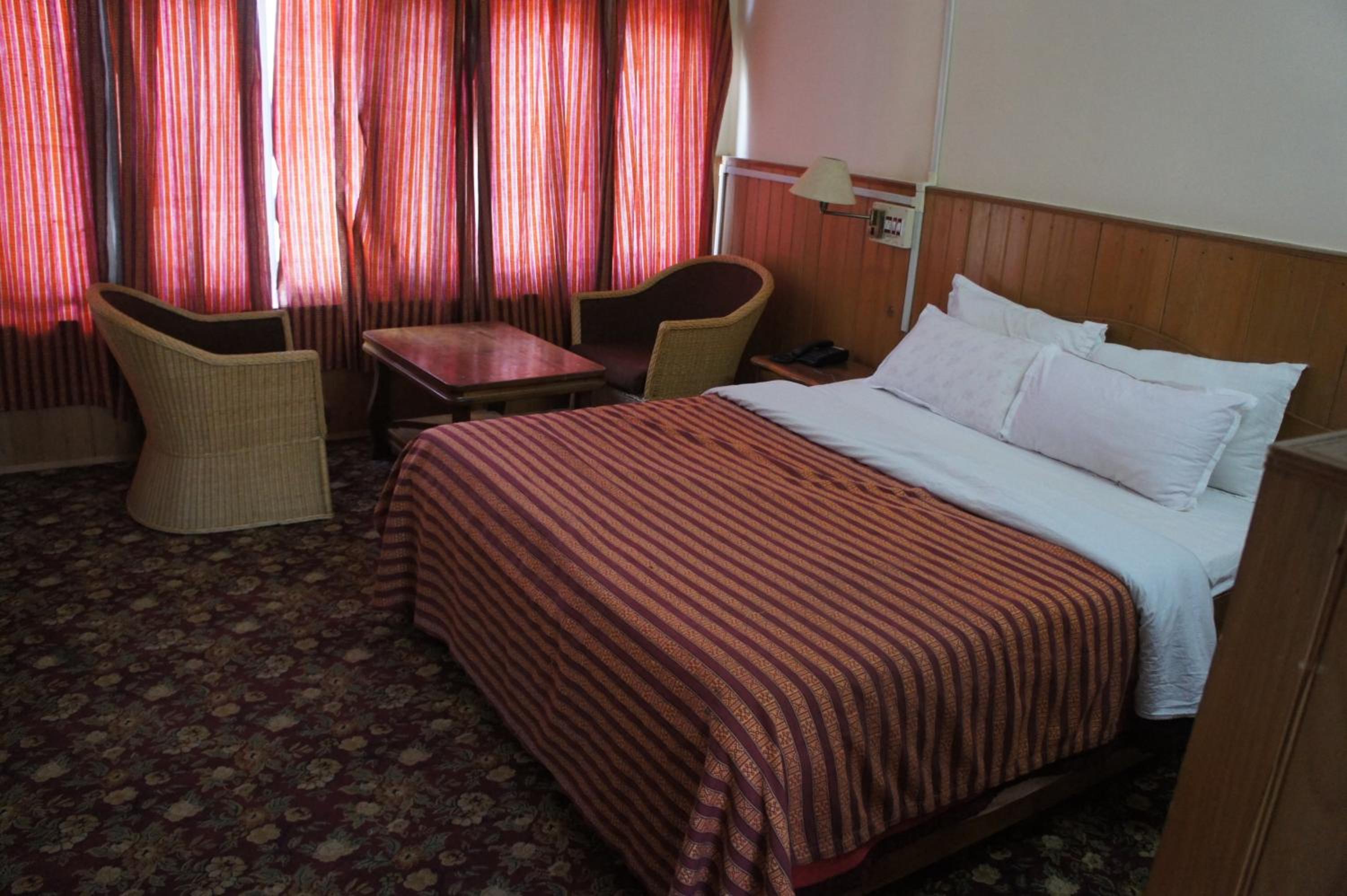 Standard Double or Twin Room - Photo 3