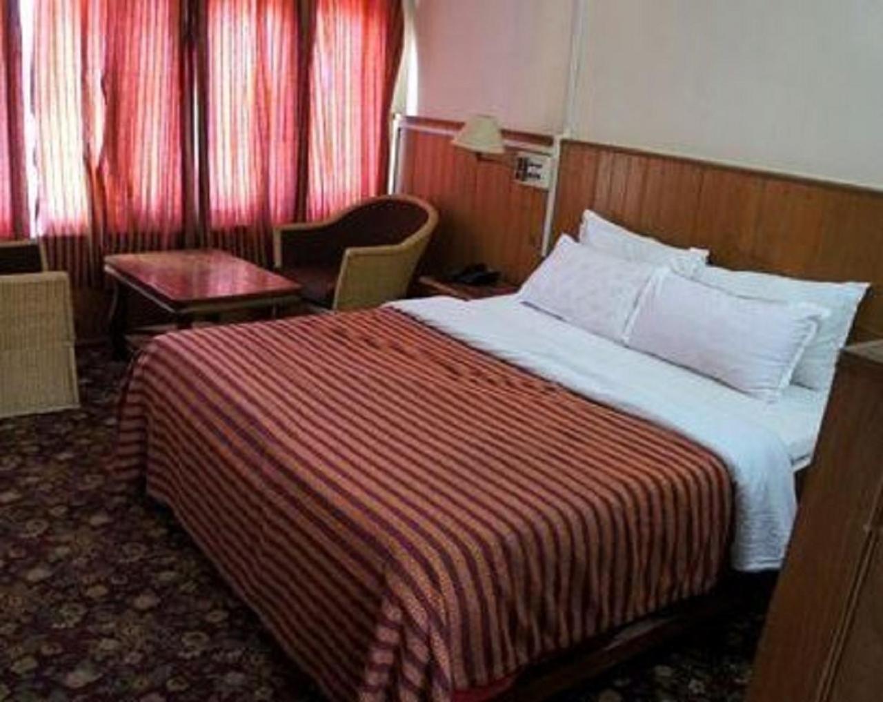 Standard Double or Twin Room - Photo 4