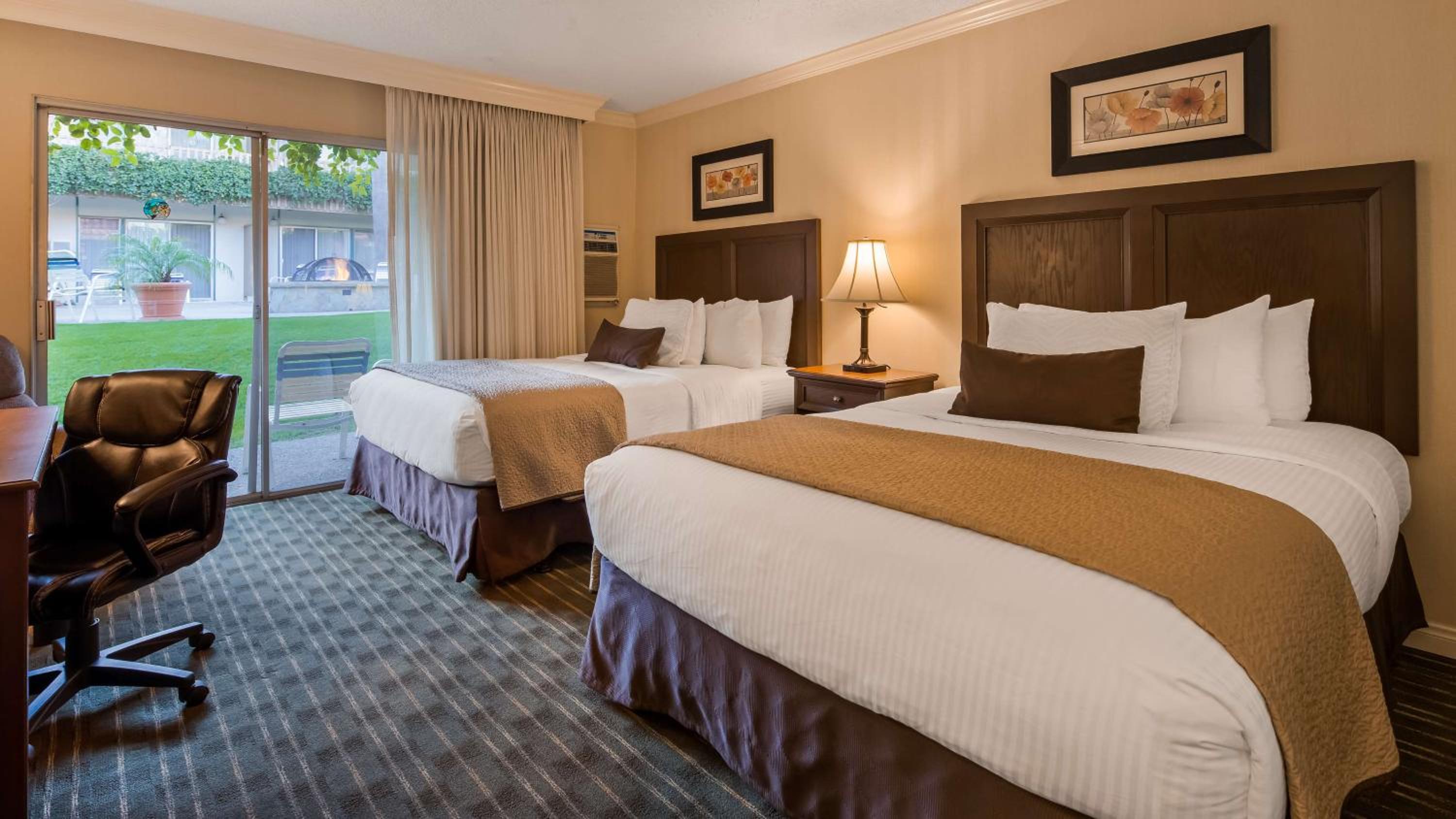 Queen Room With Two Queen Beds