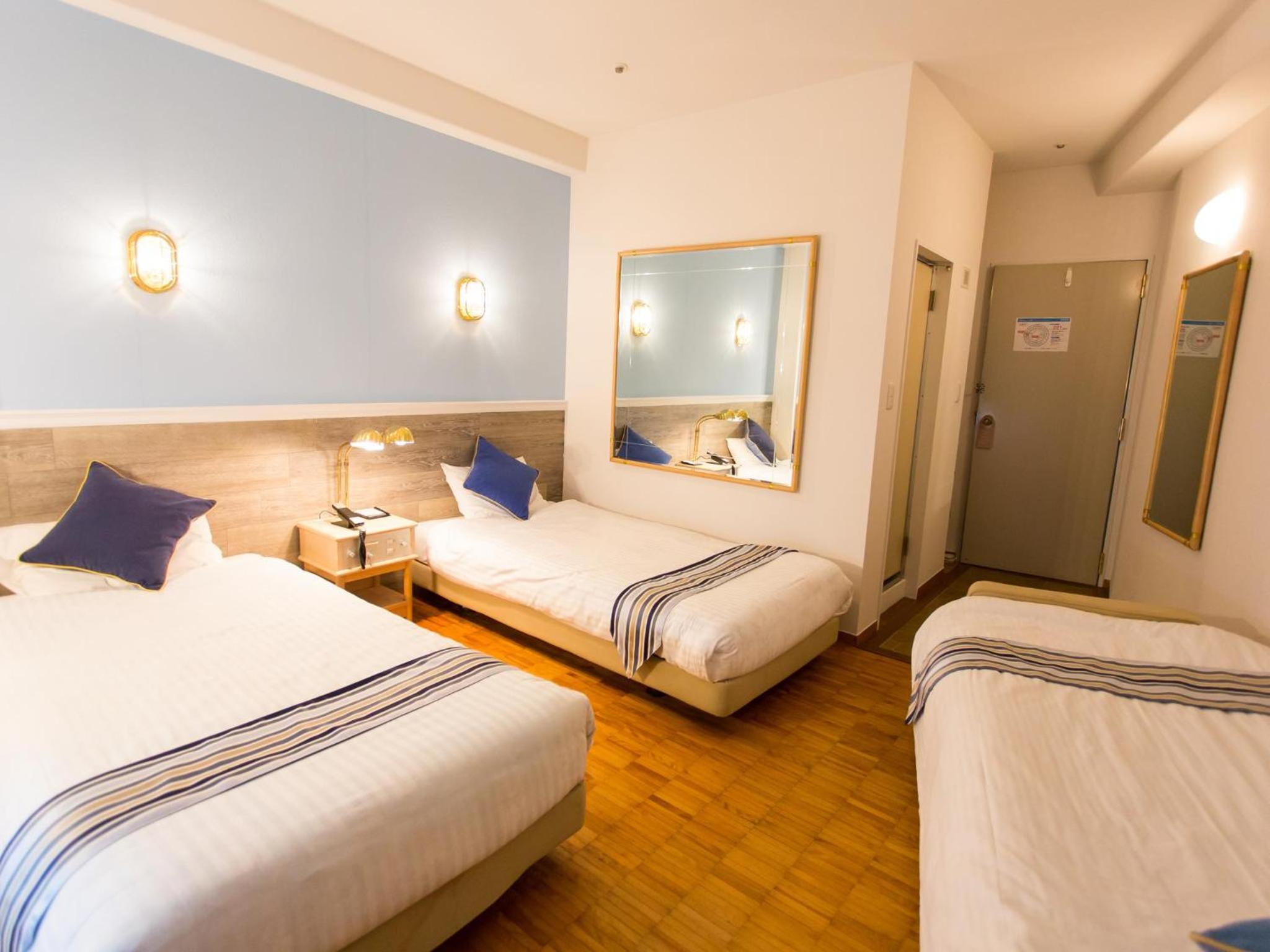 Triple Room - Non-Smoking photo 3