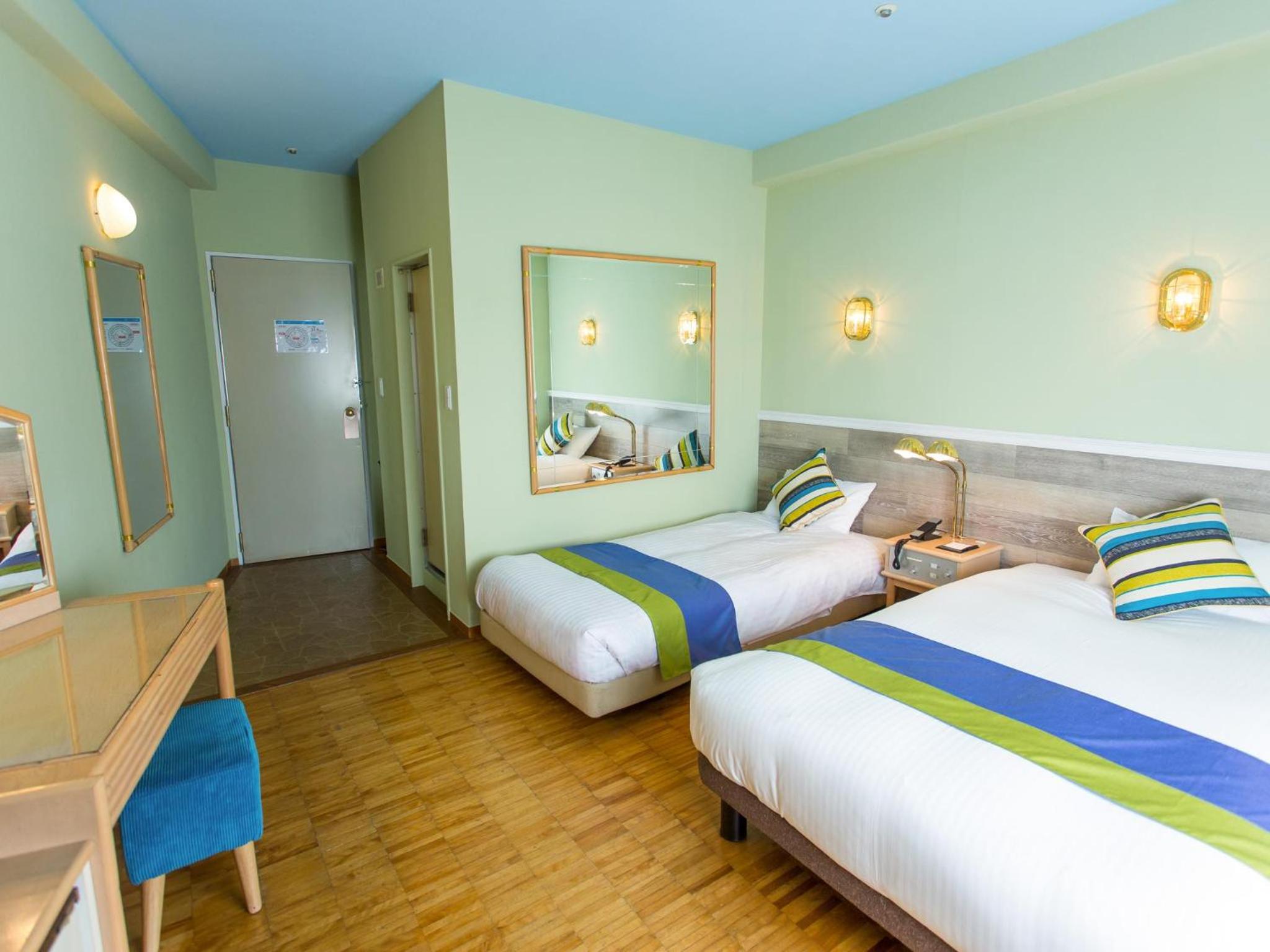 Standard Twin Room - Non-Smoking photo 3