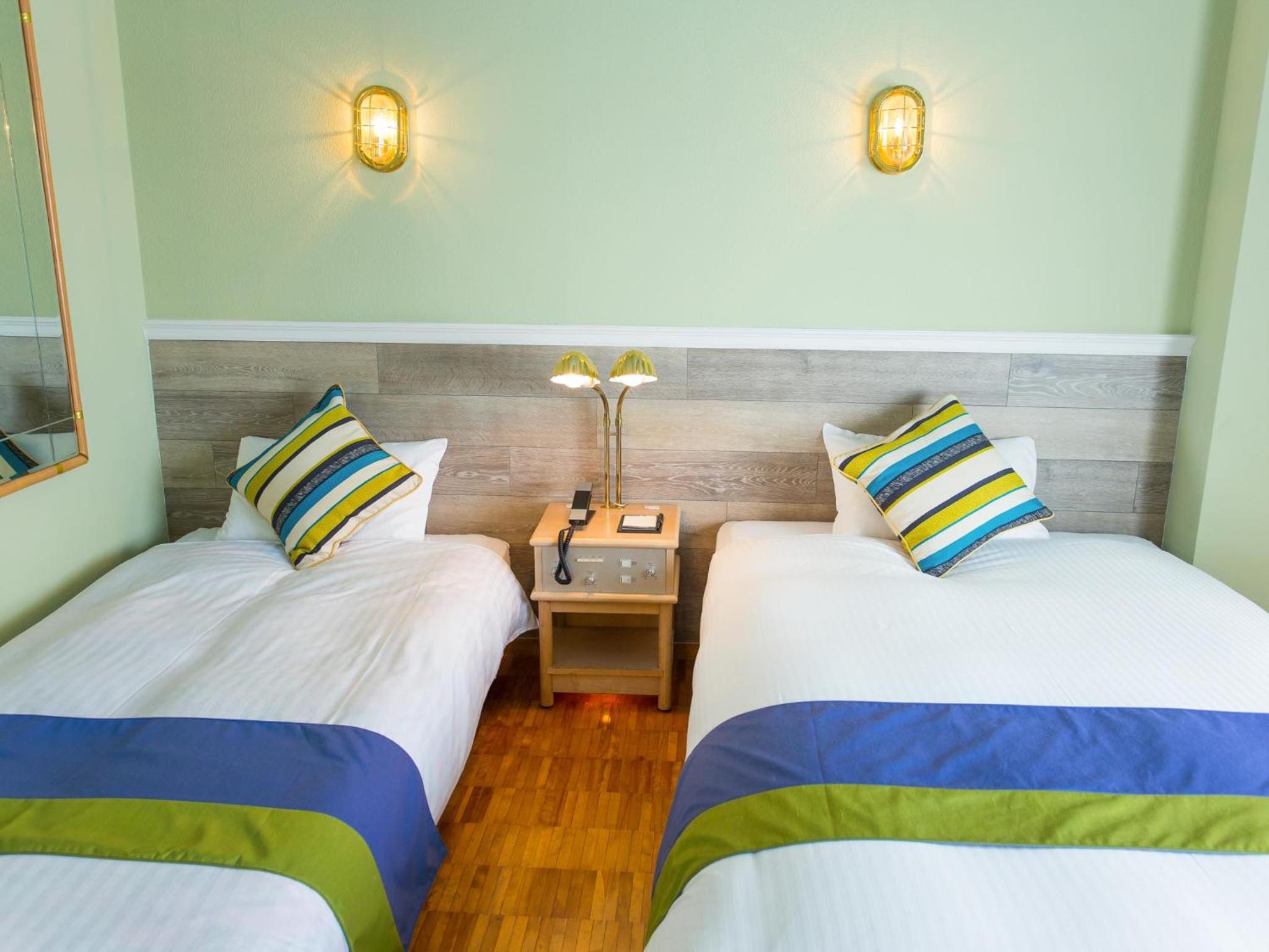 Standard Twin Room - Non-Smoking photo 2