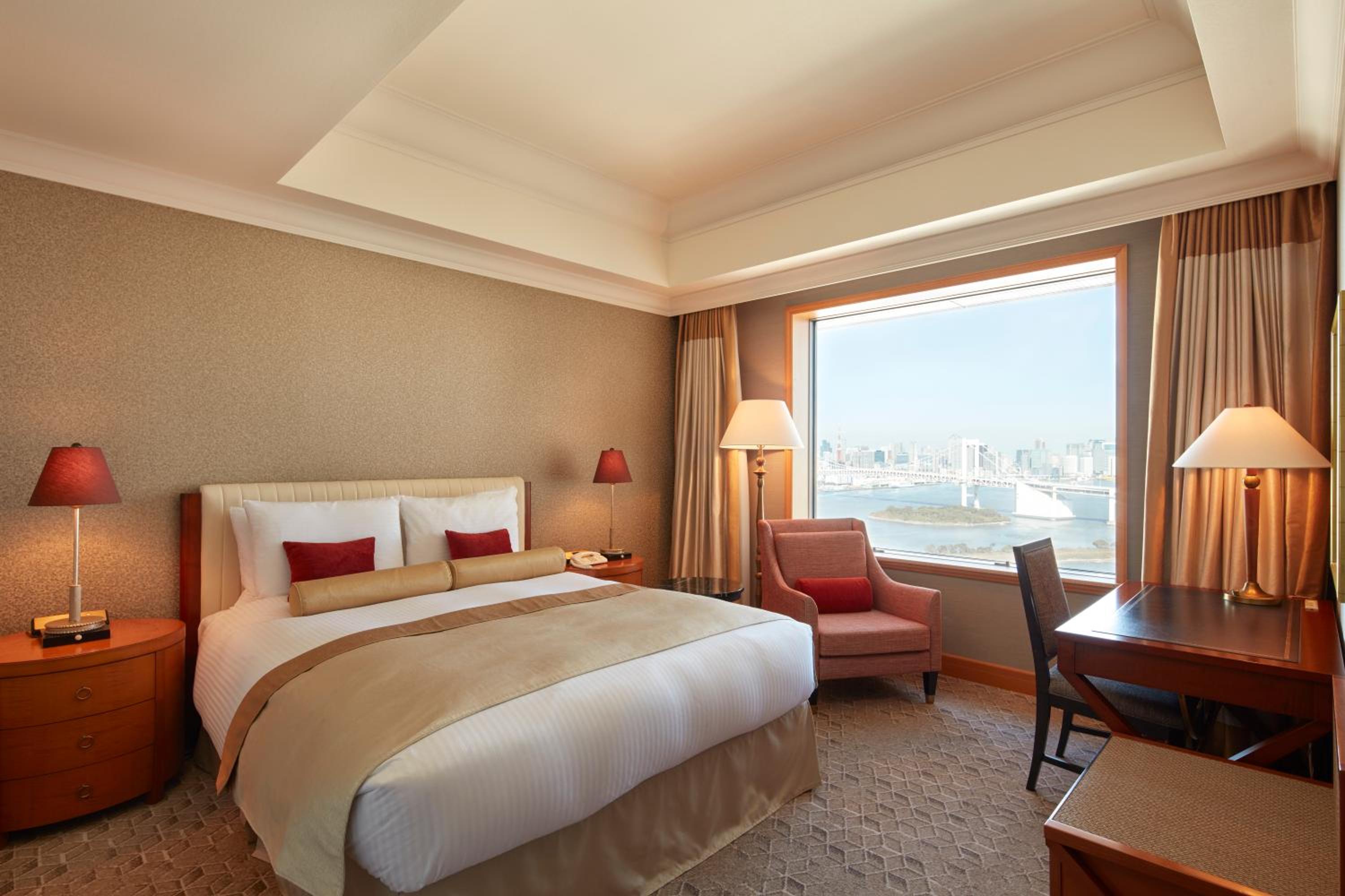 Executive 27th and 28th Floor Superior Double Room - Rainbow Bridge Side - Non-Smoking photo 2