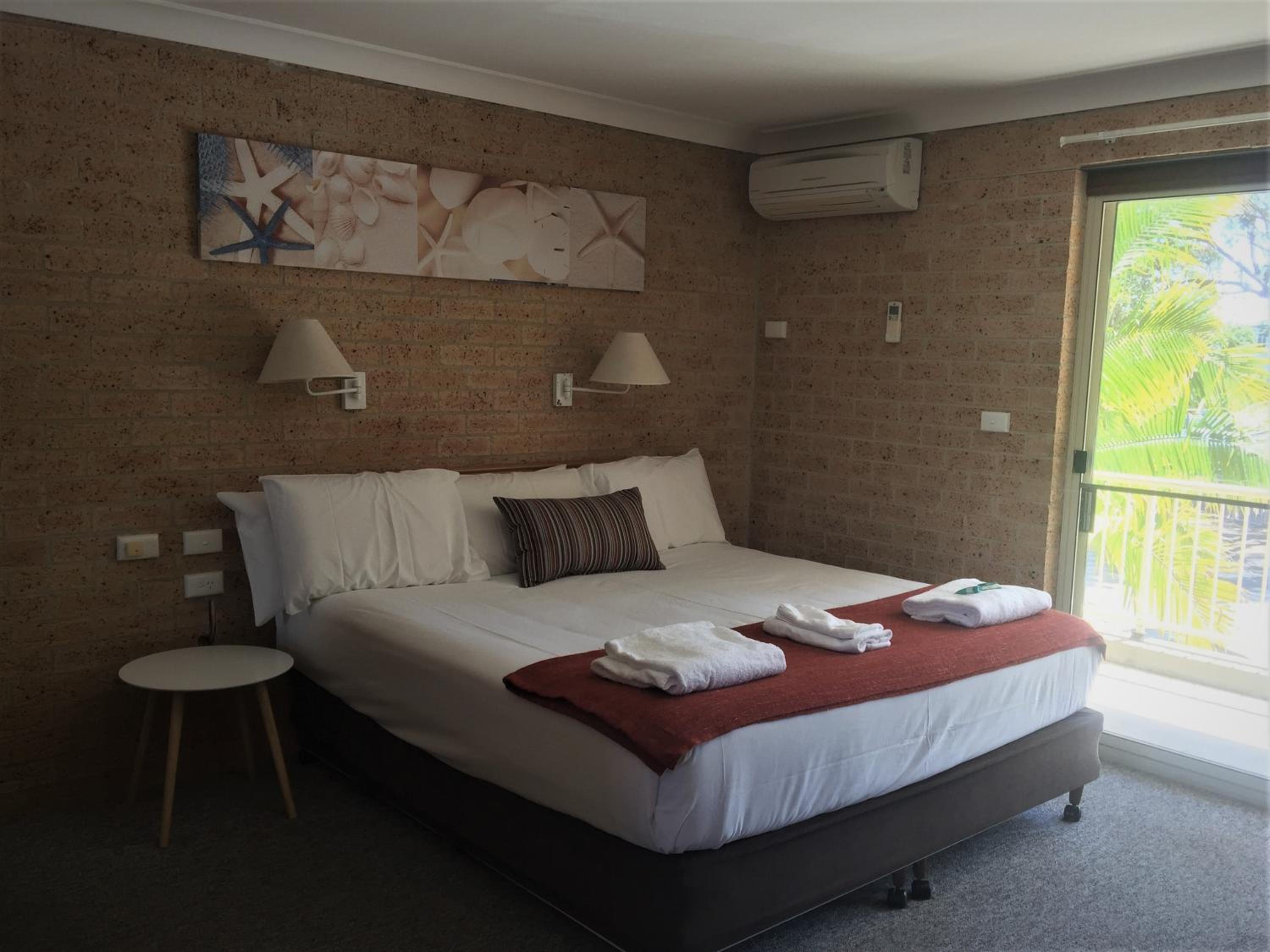 Deluxe Double Room with Balcony photo 3
