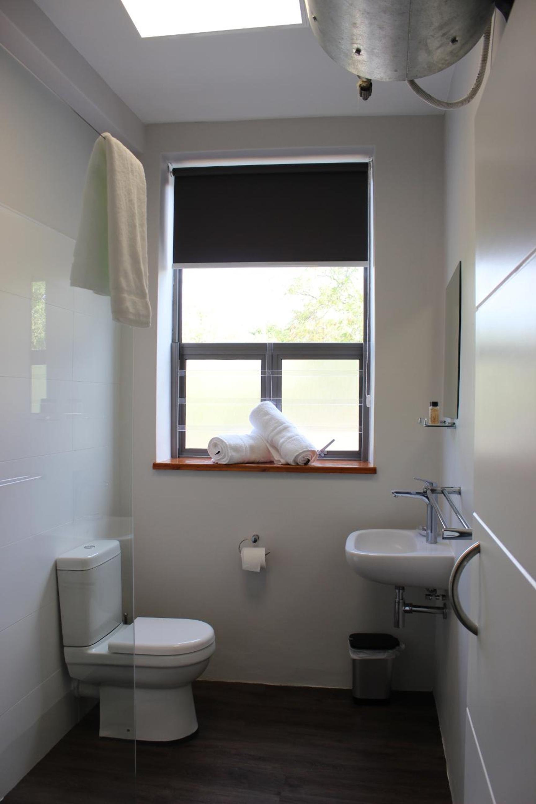 Studio Apartment - Photo 8