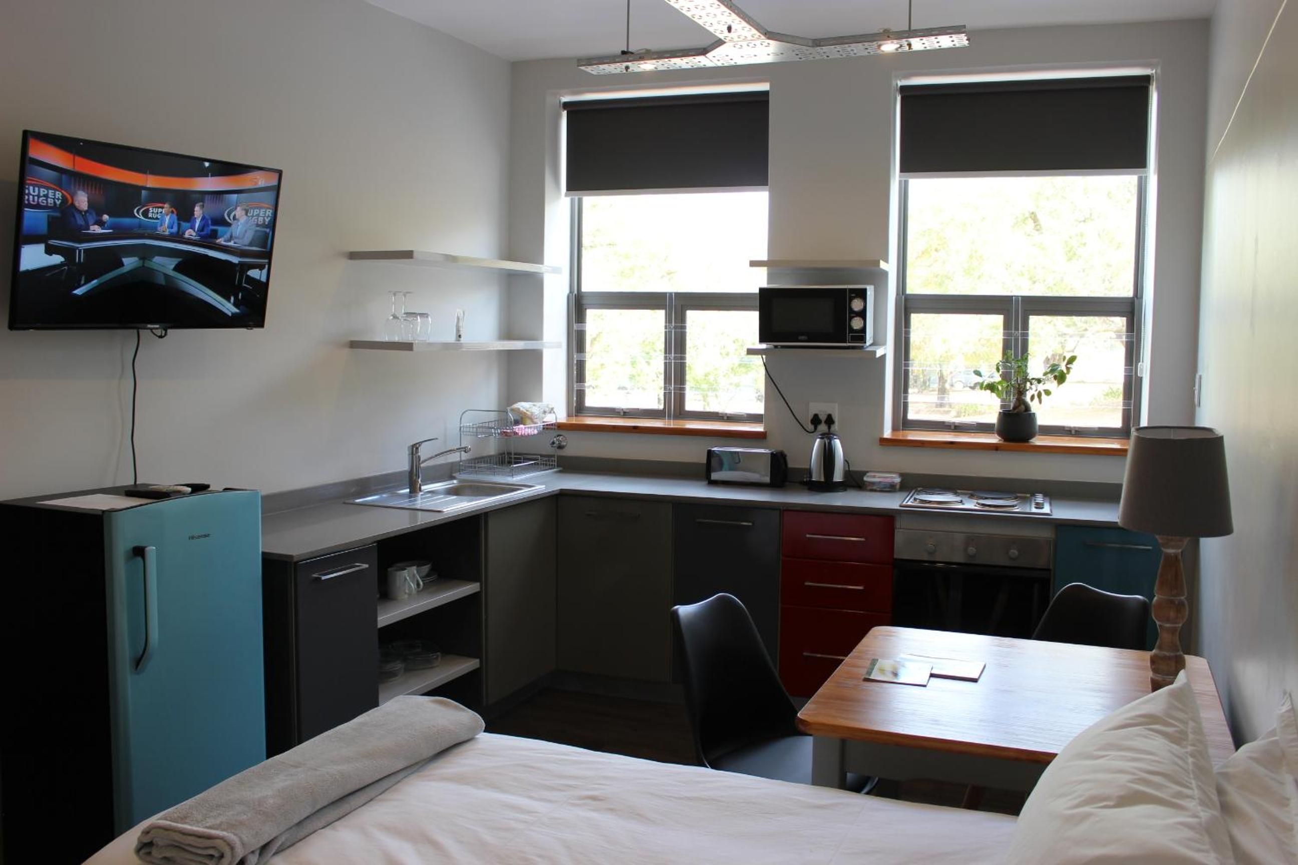 Studio Apartment - Photo 13