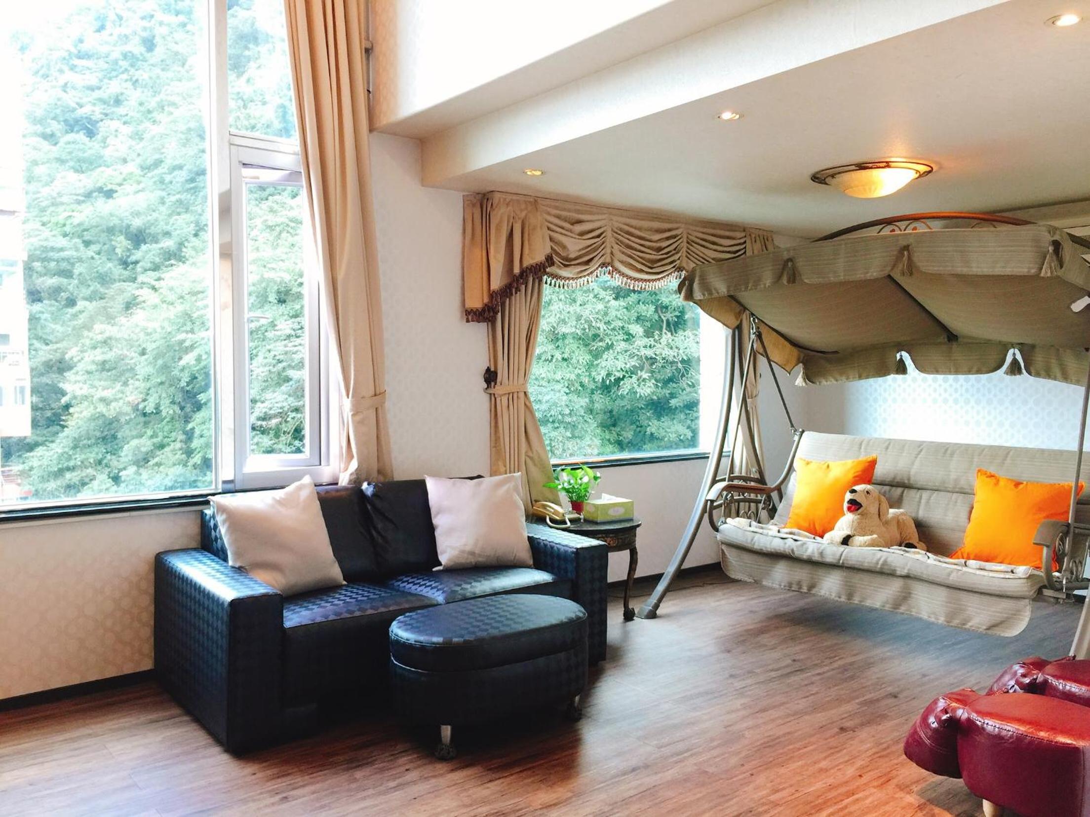 Family Room with Mountain View