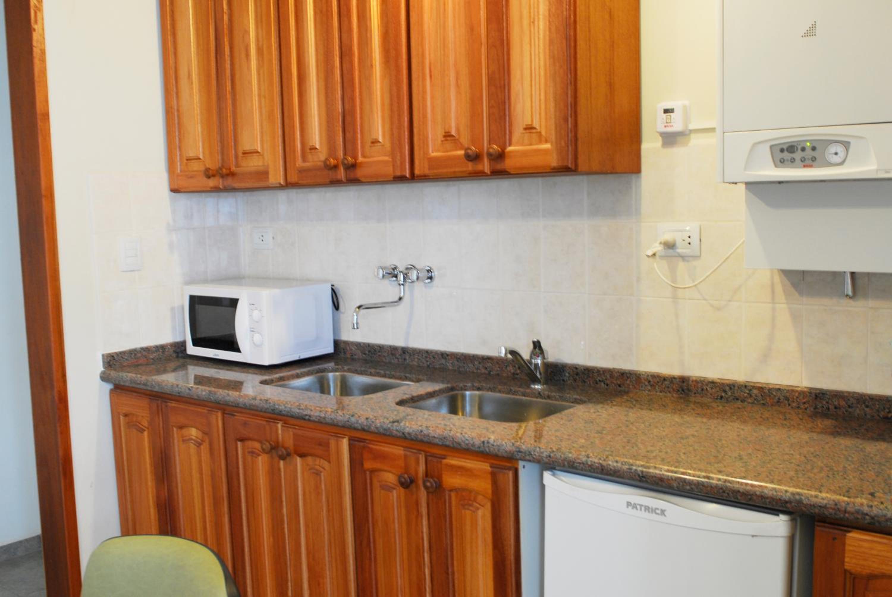 Standard One-Bedroom Apartment (1 Adult) photo 3