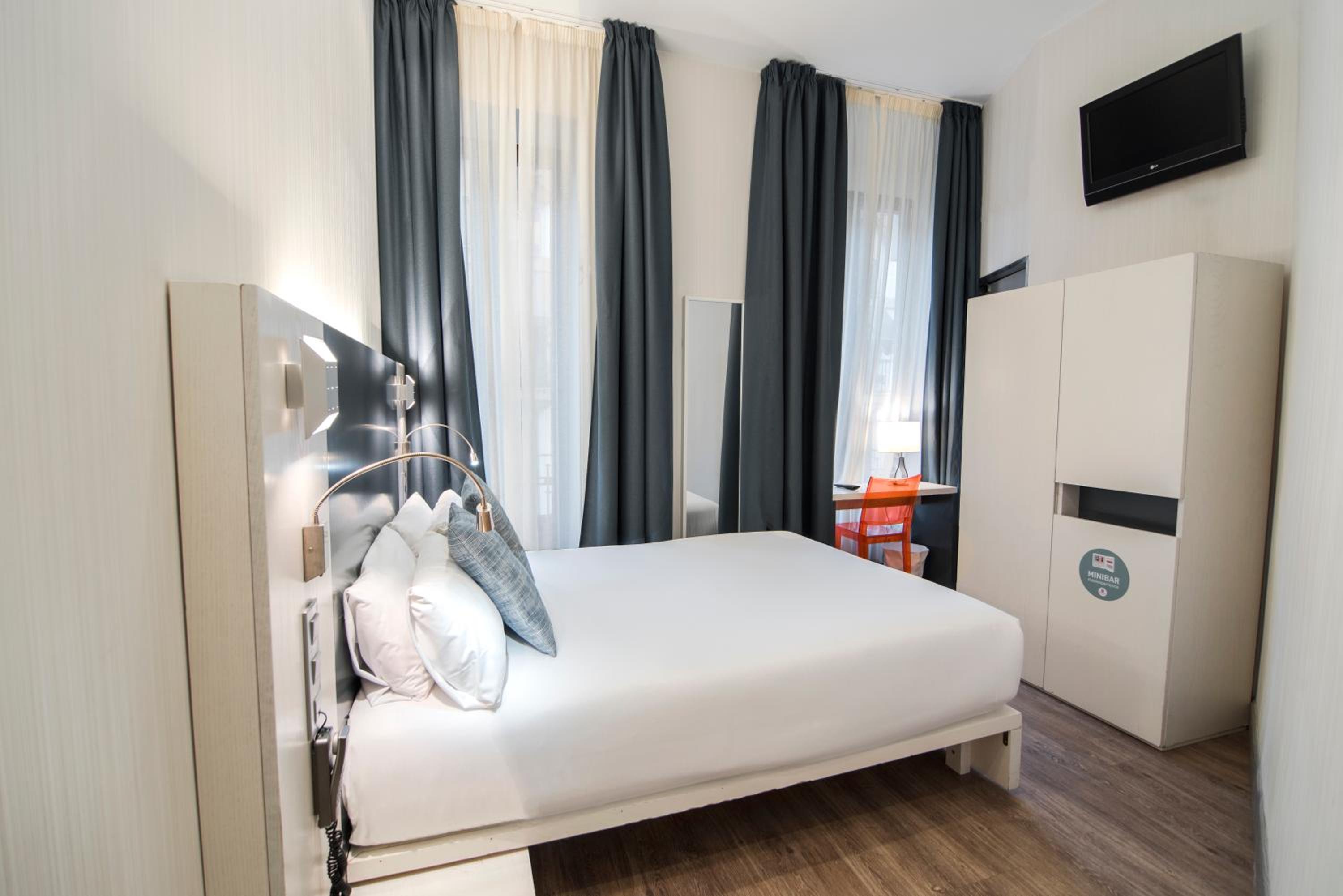 Double Room - Photo 4