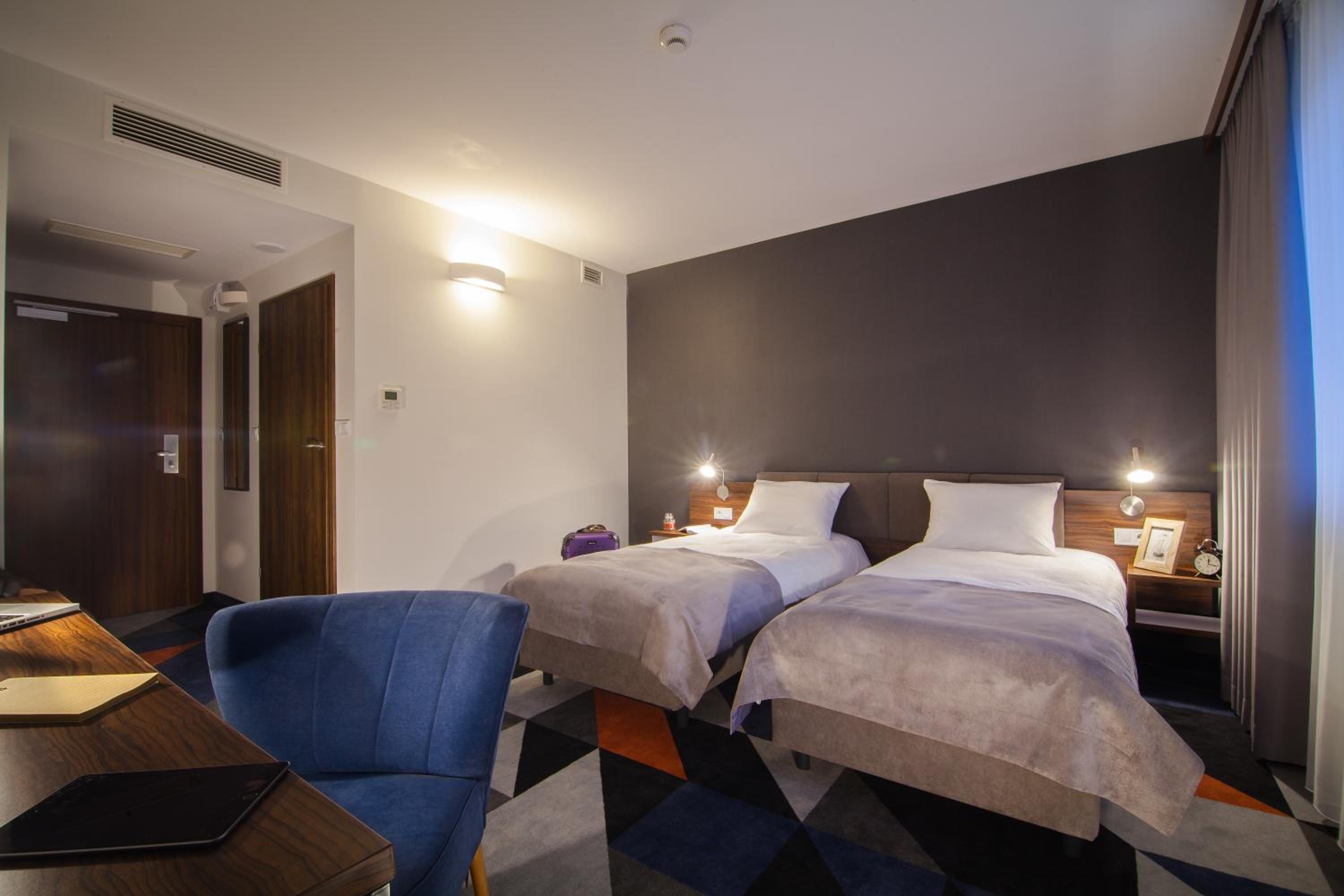 Twin Room with Private Bathroom