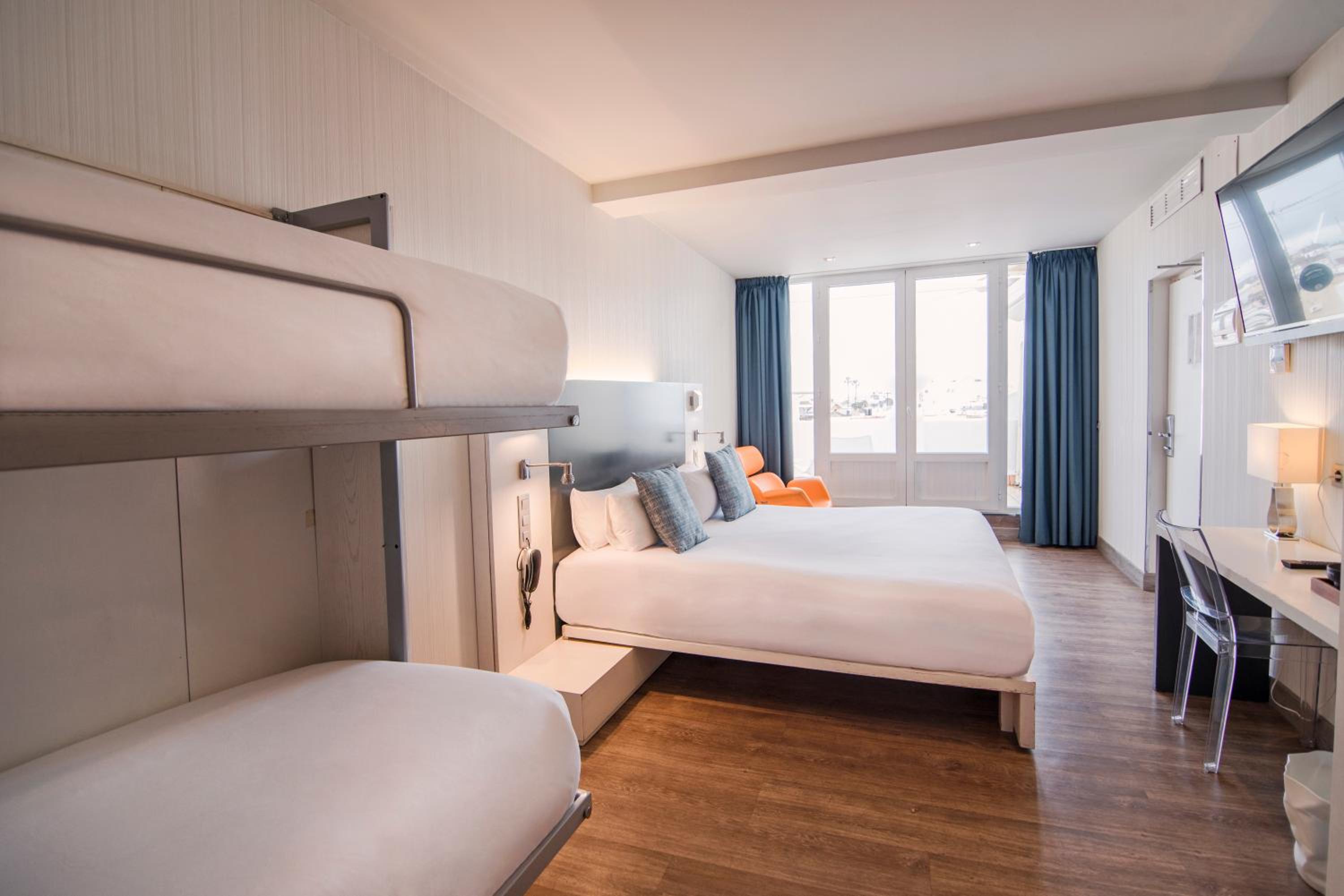 Habitación Cuádruple con Balcón