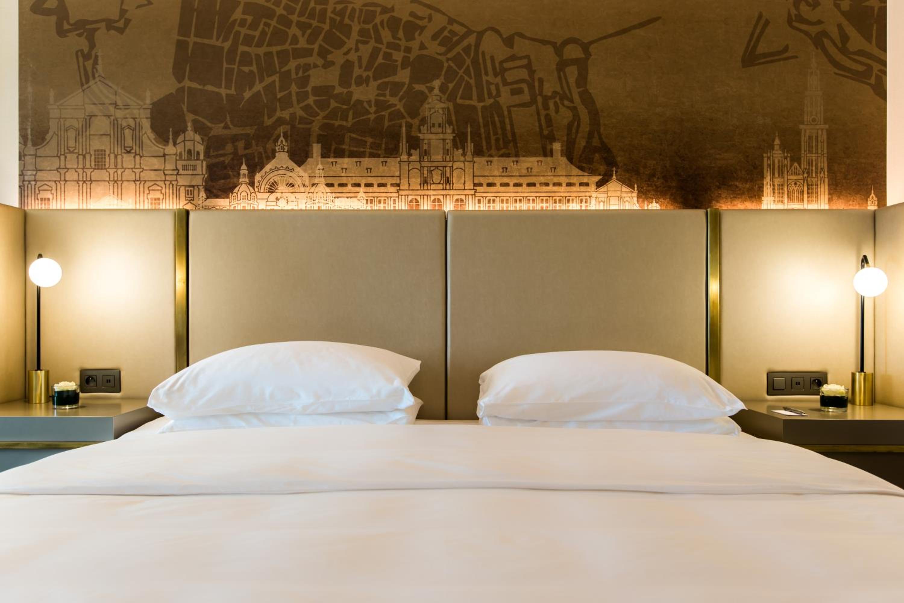 Junior Suite with City View
