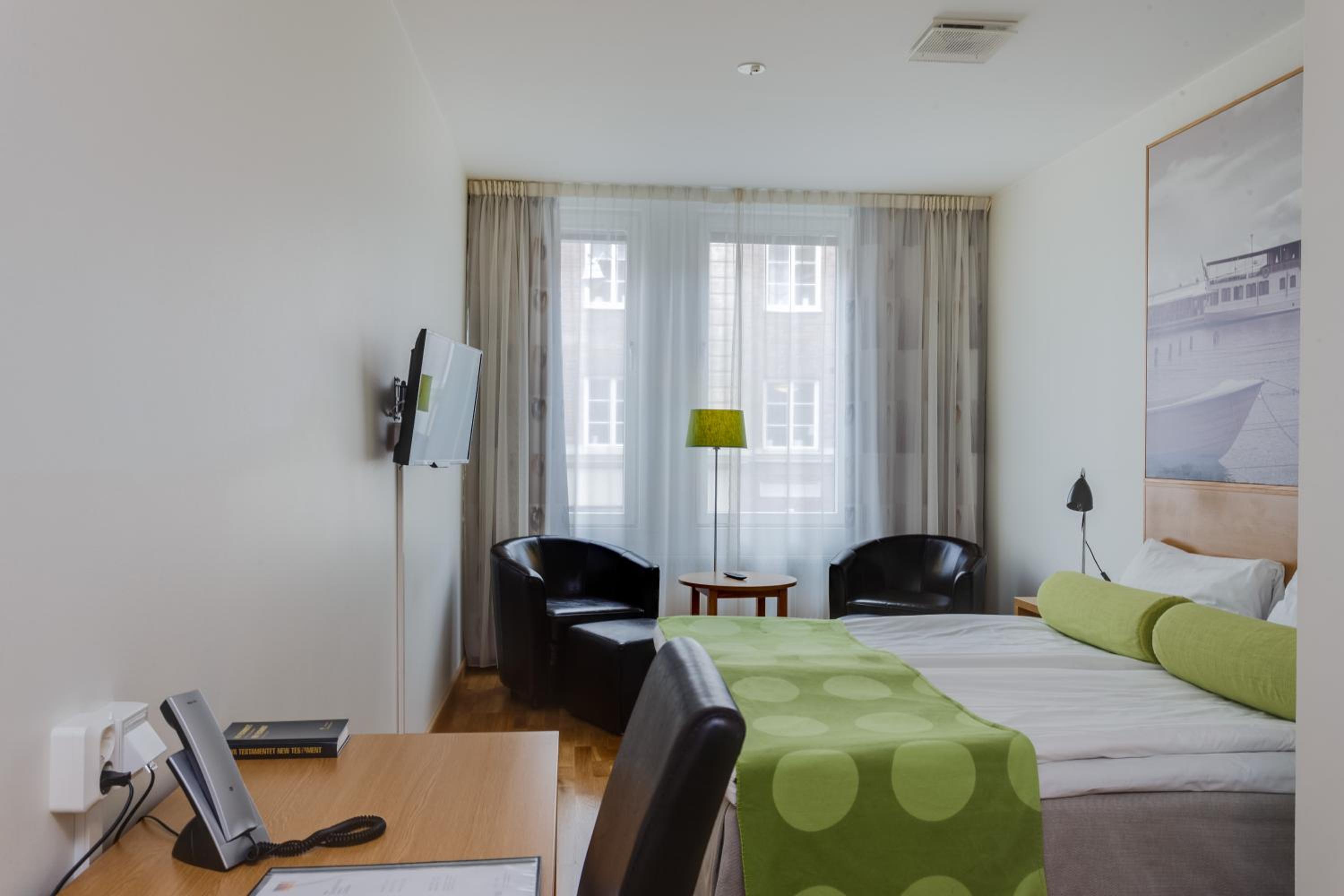 Standard Double Room with Balcony and Lake View - Photo 3