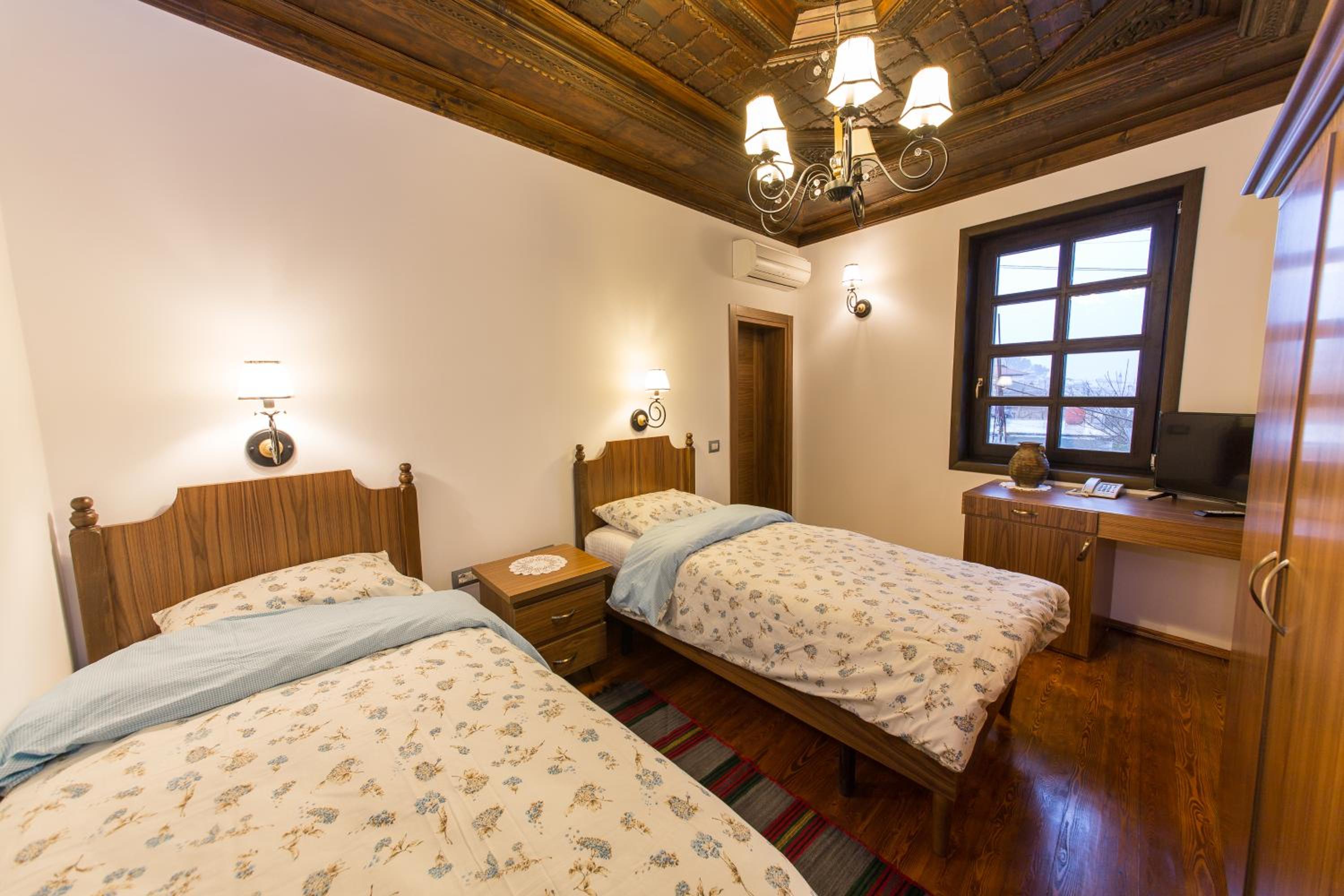 Twin Room with City View photo 1
