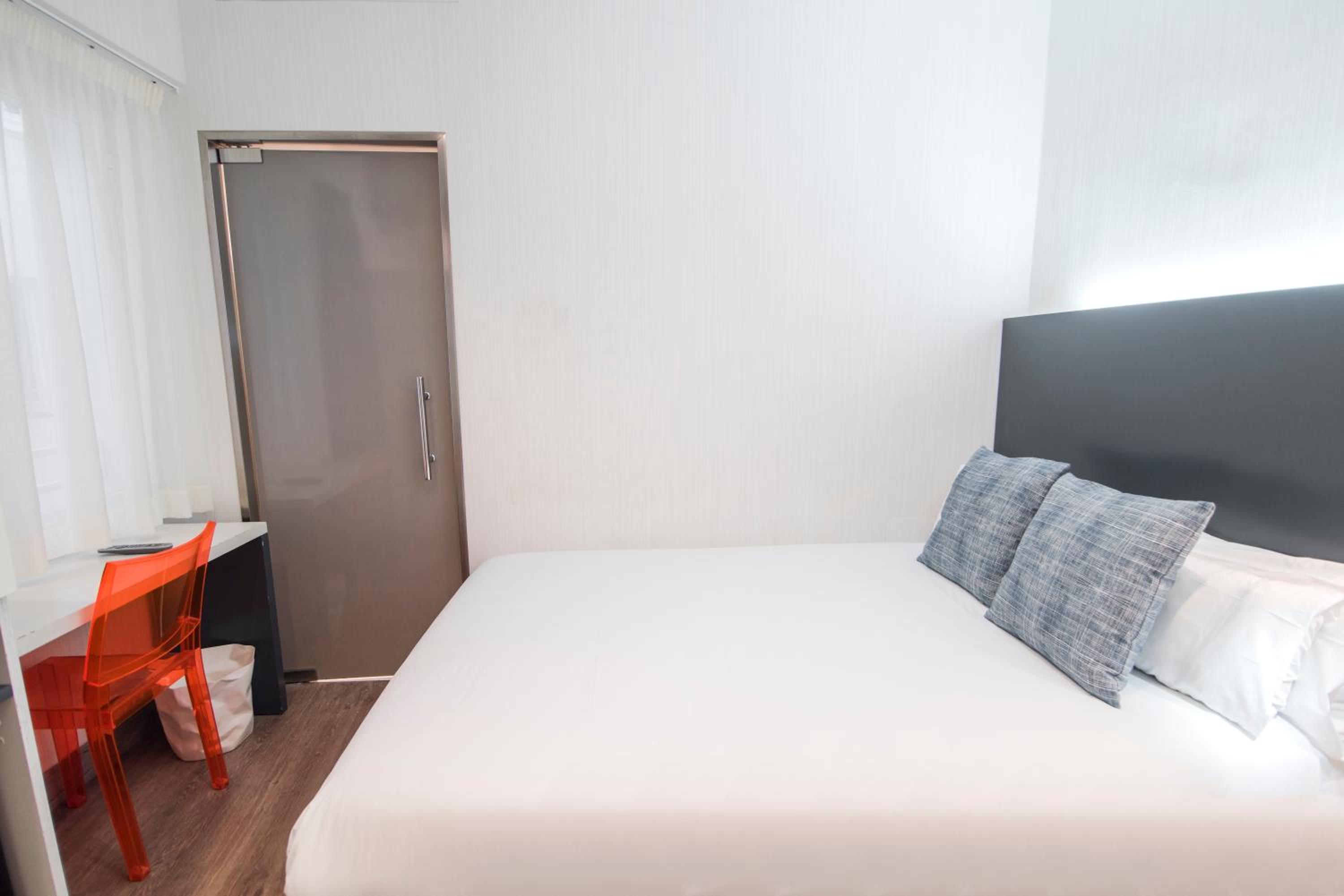 Small Double Room - Photo 1