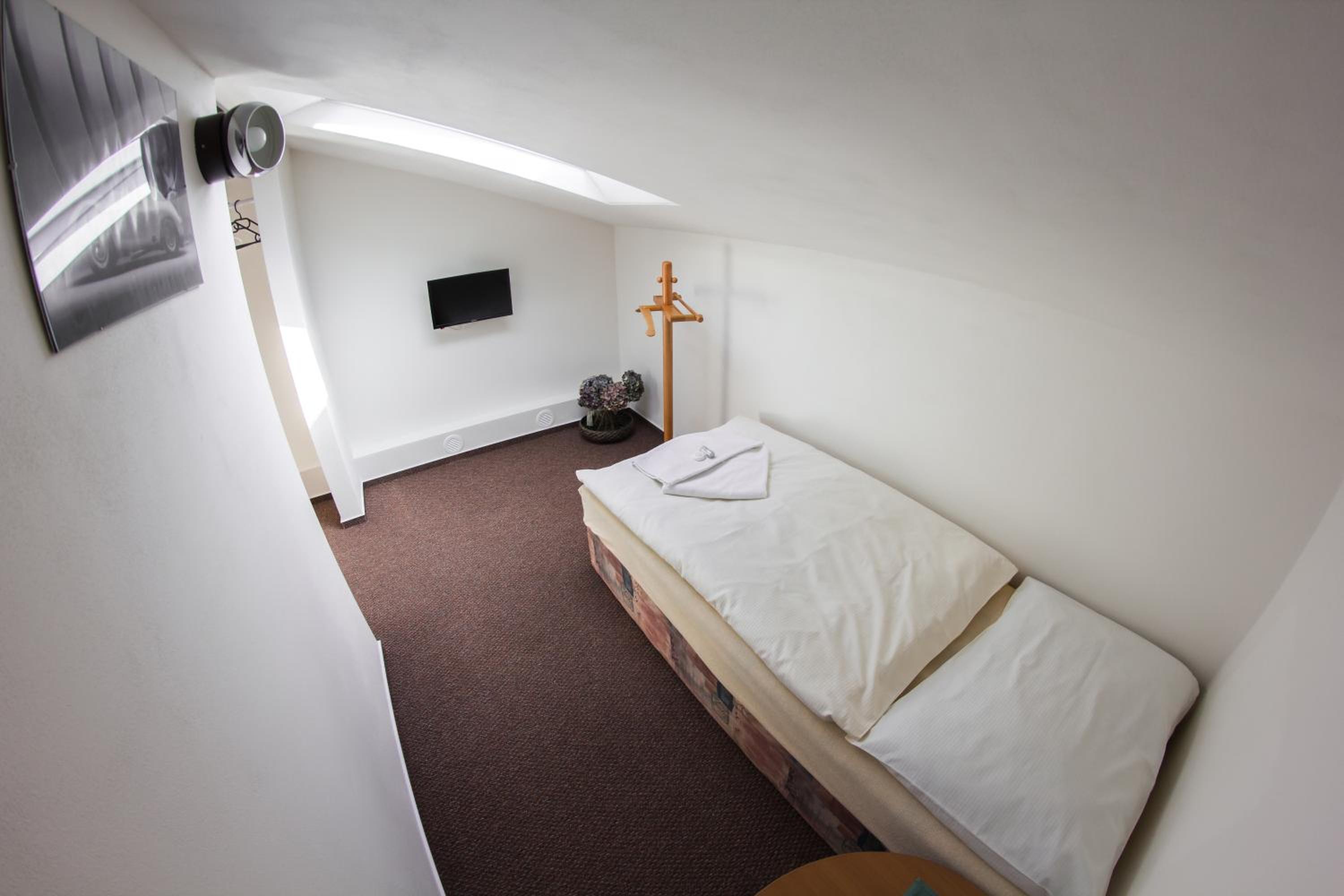 Economy Single Room