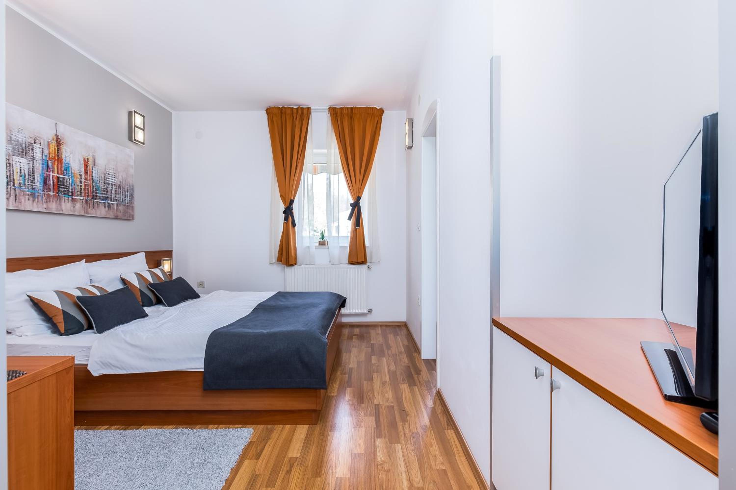 Standard Double Room with Courtyard View - Photo 2