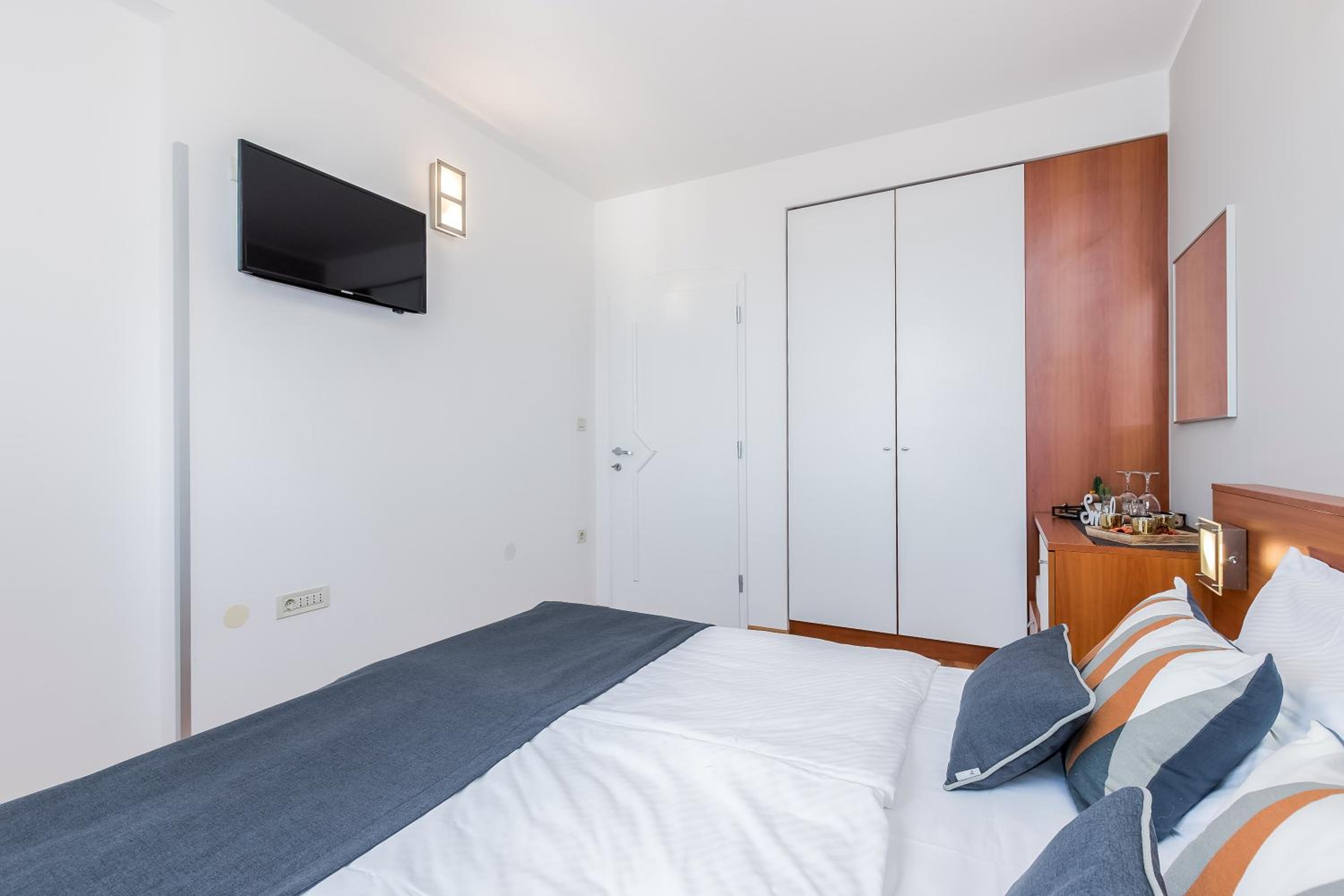 Standard Double Room - Photo 5