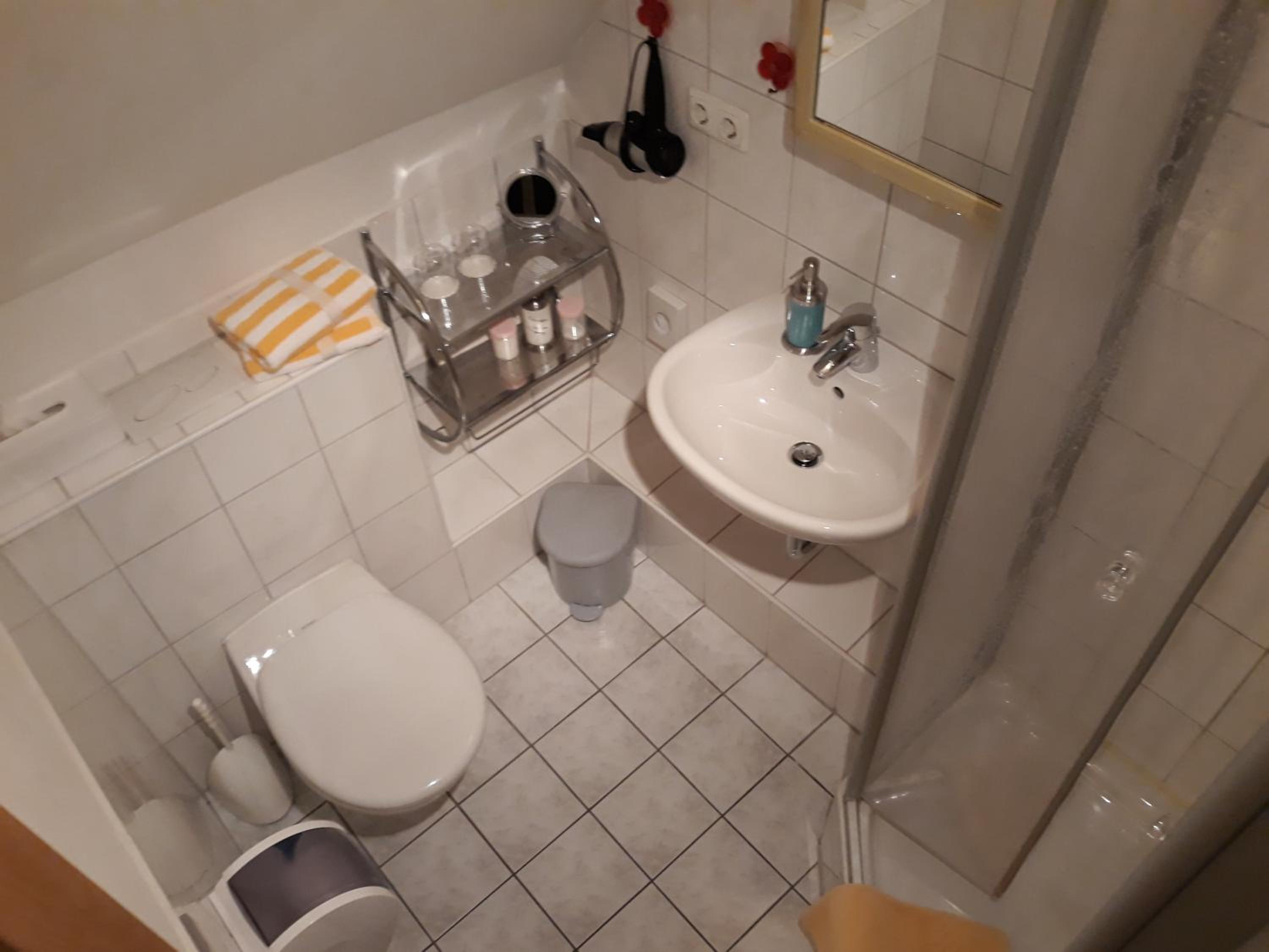 Standard Double Room - Photo 18