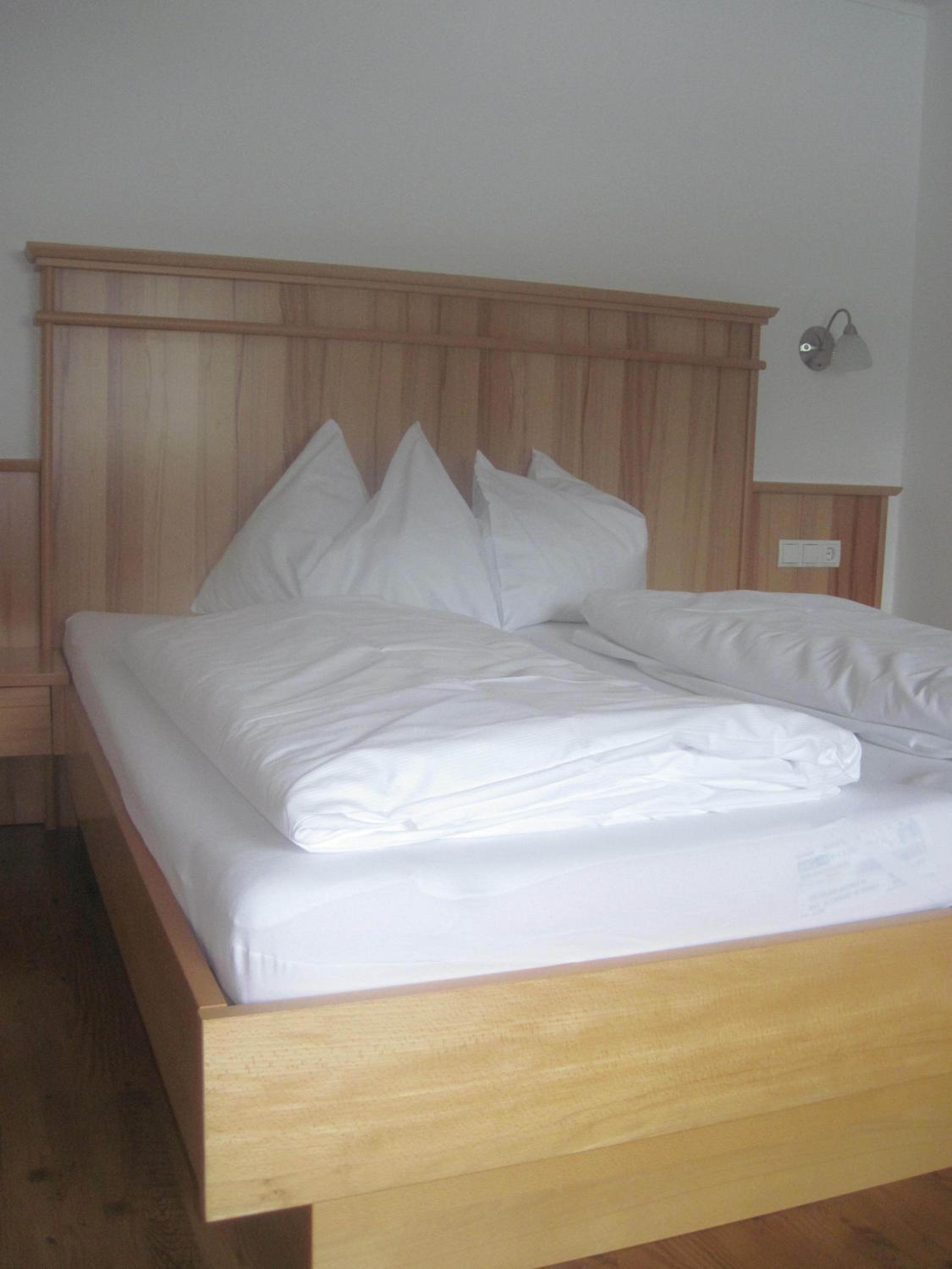 One-Bedroom Apartment with Balcony - Photo 11