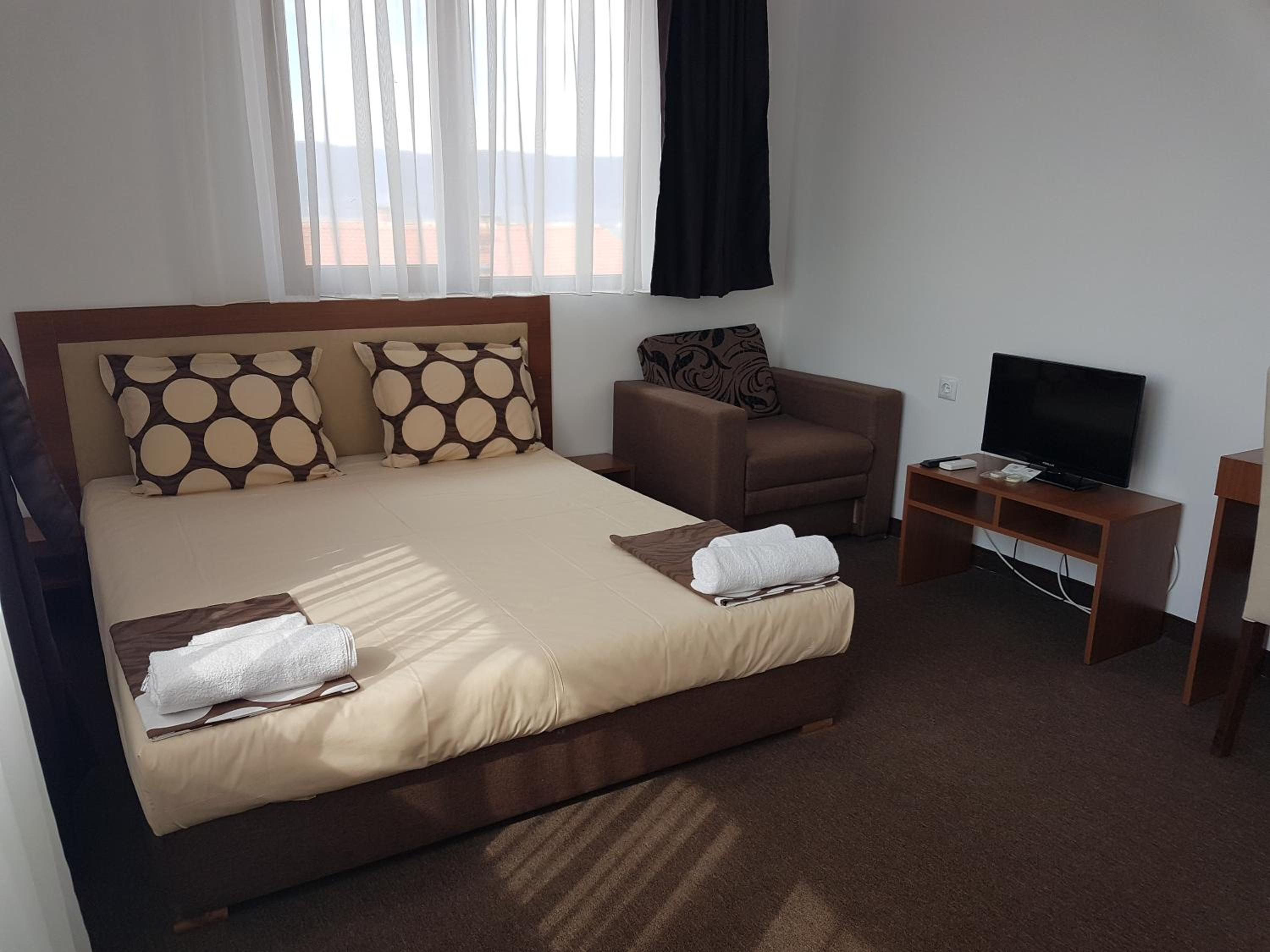 Double Room (2 Adults + 1 Child ) photo 3