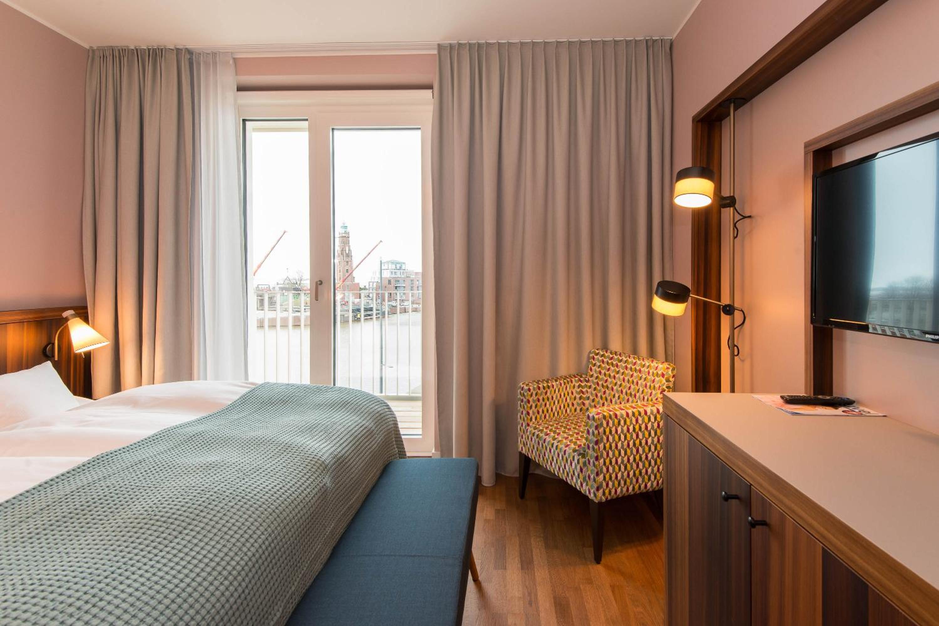 Water-View-Room