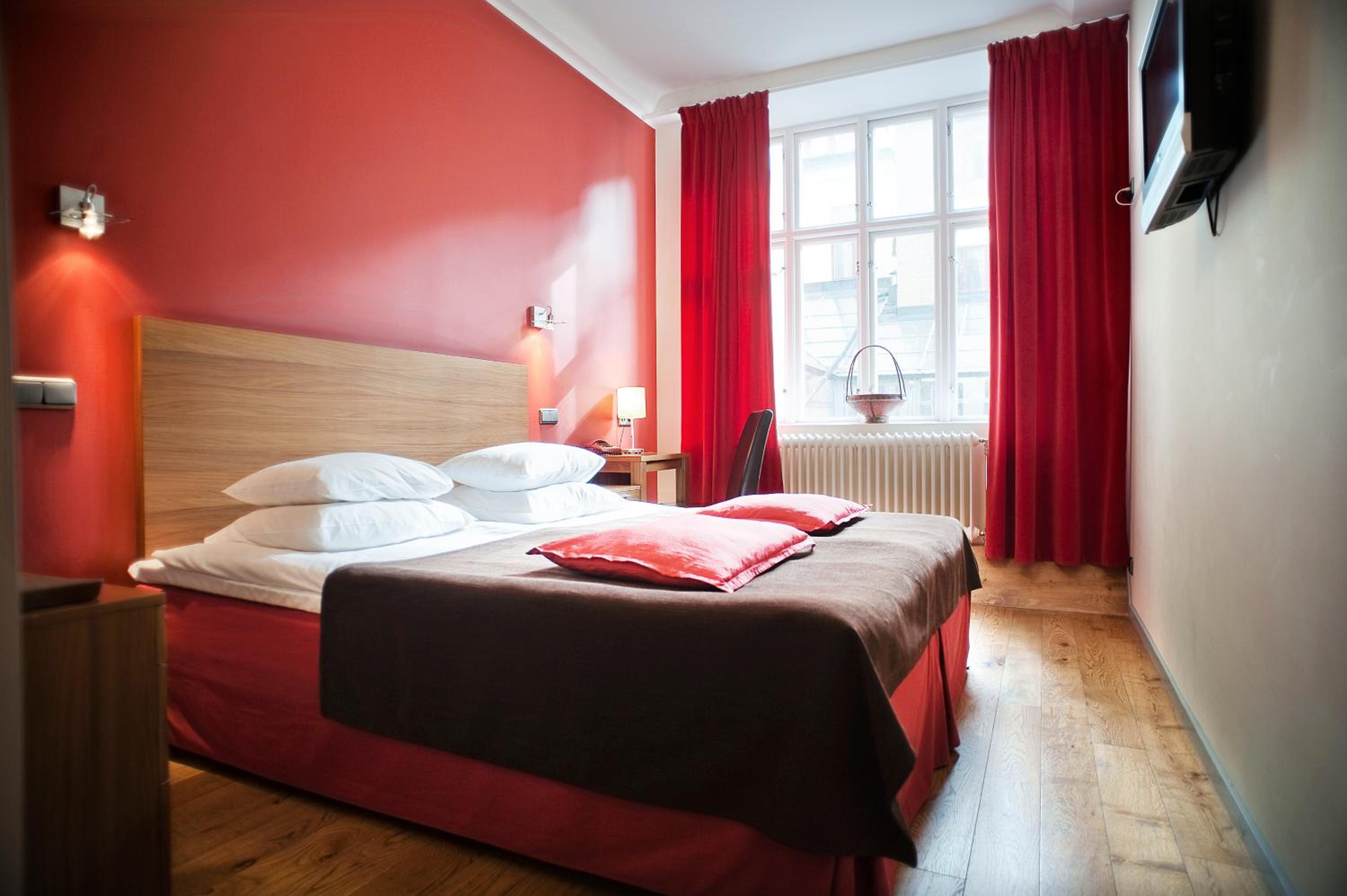 Double or Twin Room - Photo 3