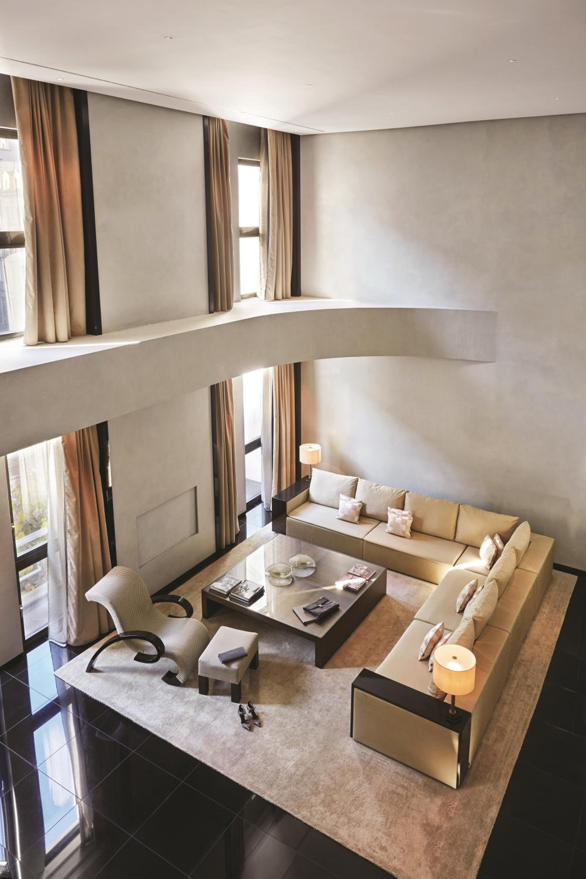 Signature Suite (Non Smoking) thumbnail 5