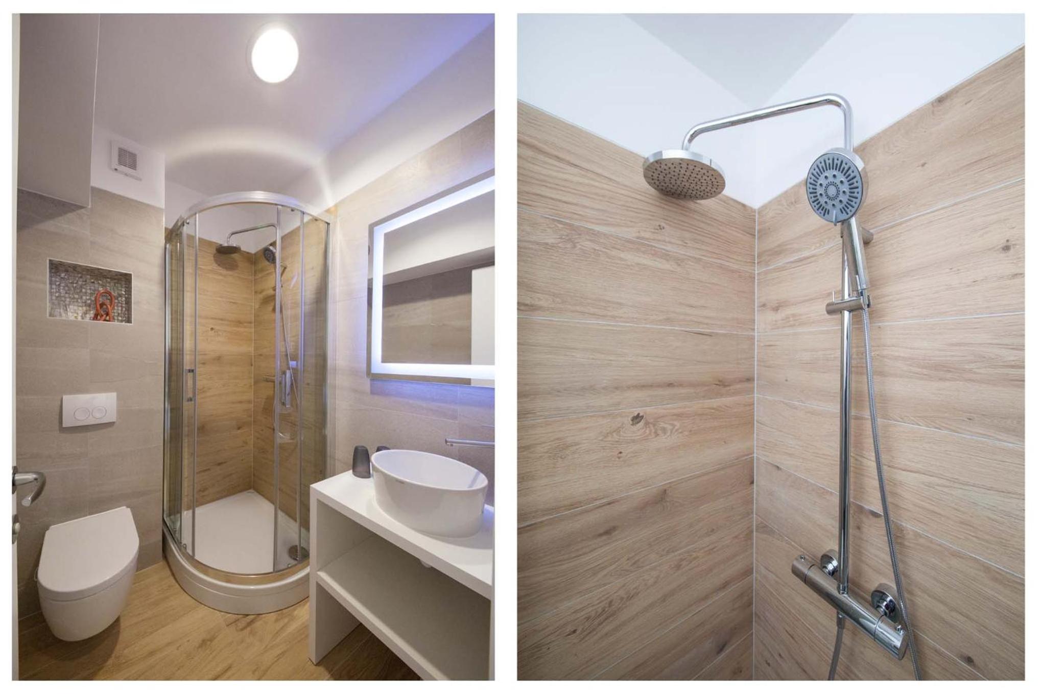Deluxe Double Room with Balcony photo 3
