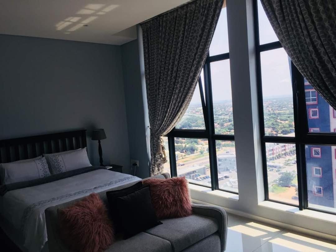 Studio Apartment photo 1