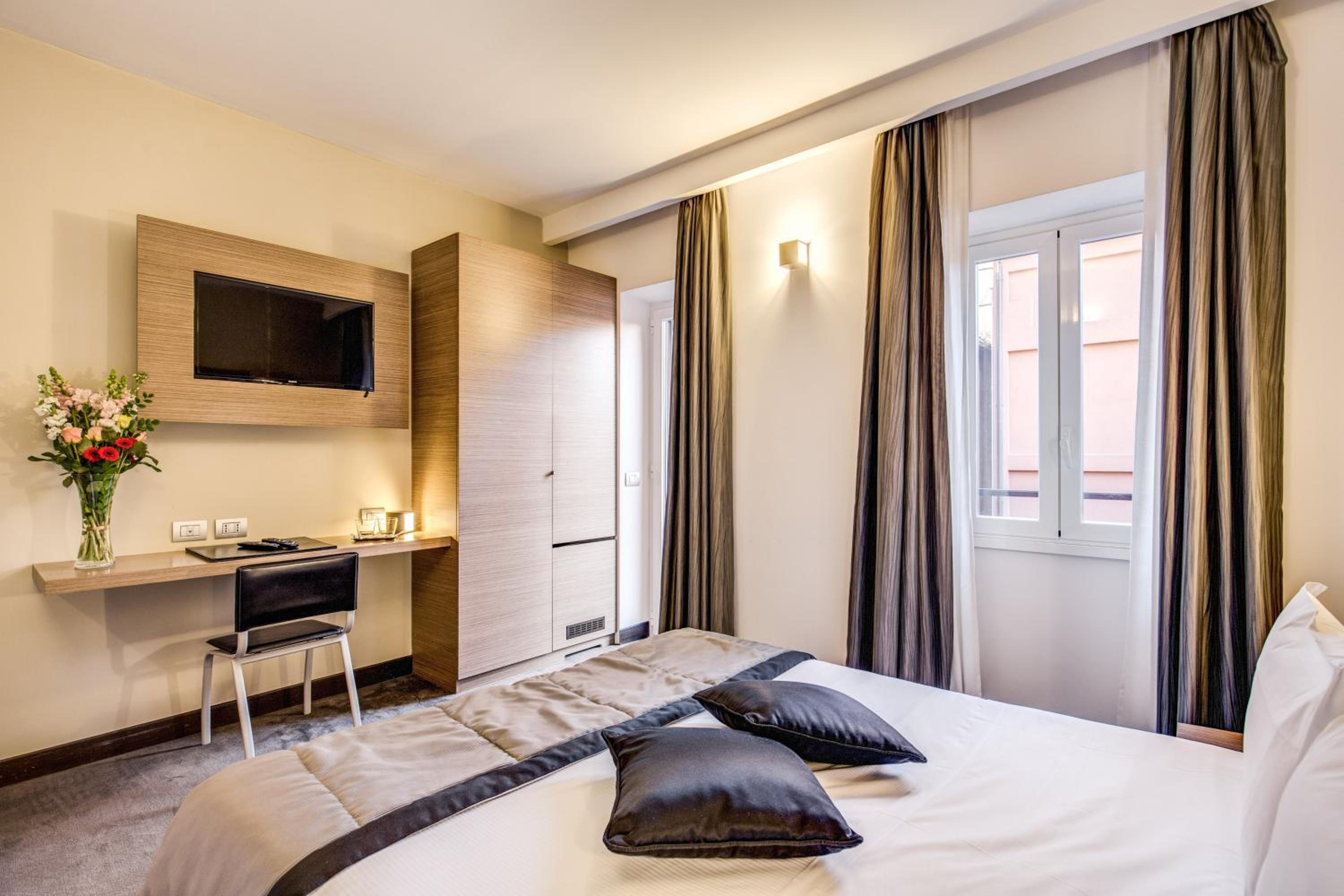 Double or Twin Room photo 3