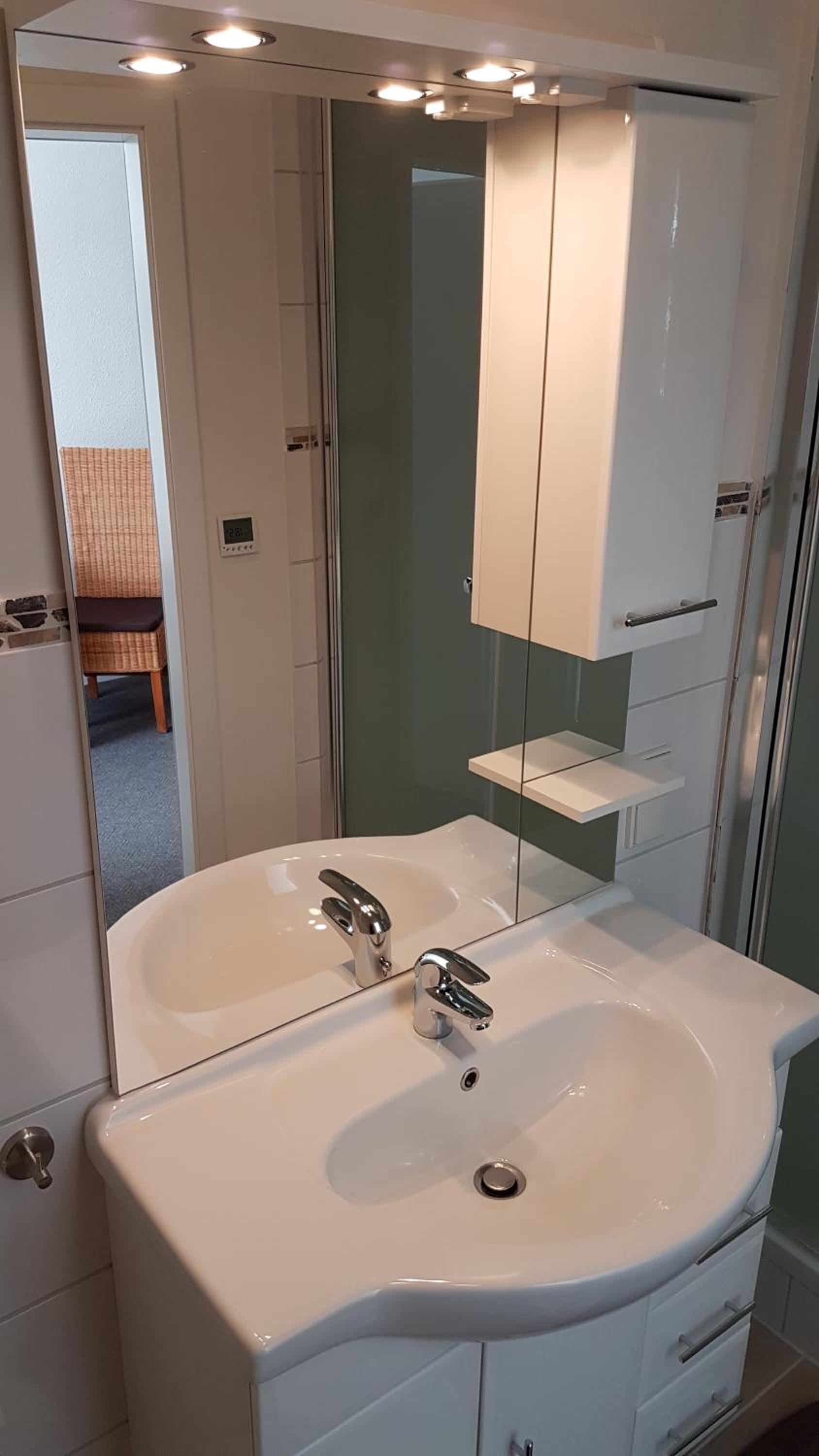 Basic Double Room - Photo 10