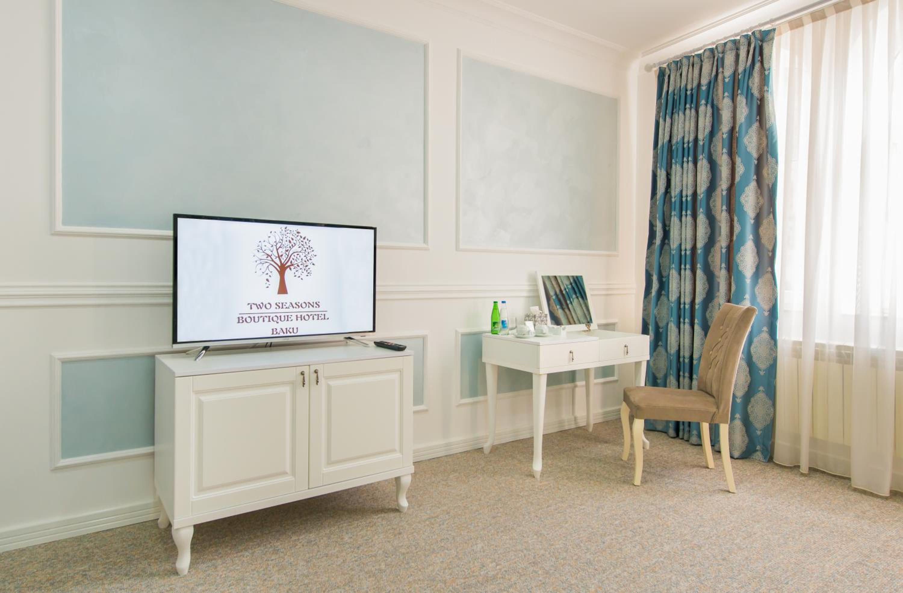 Deluxe Double Room (2 Adults + 1 Child) photo 3