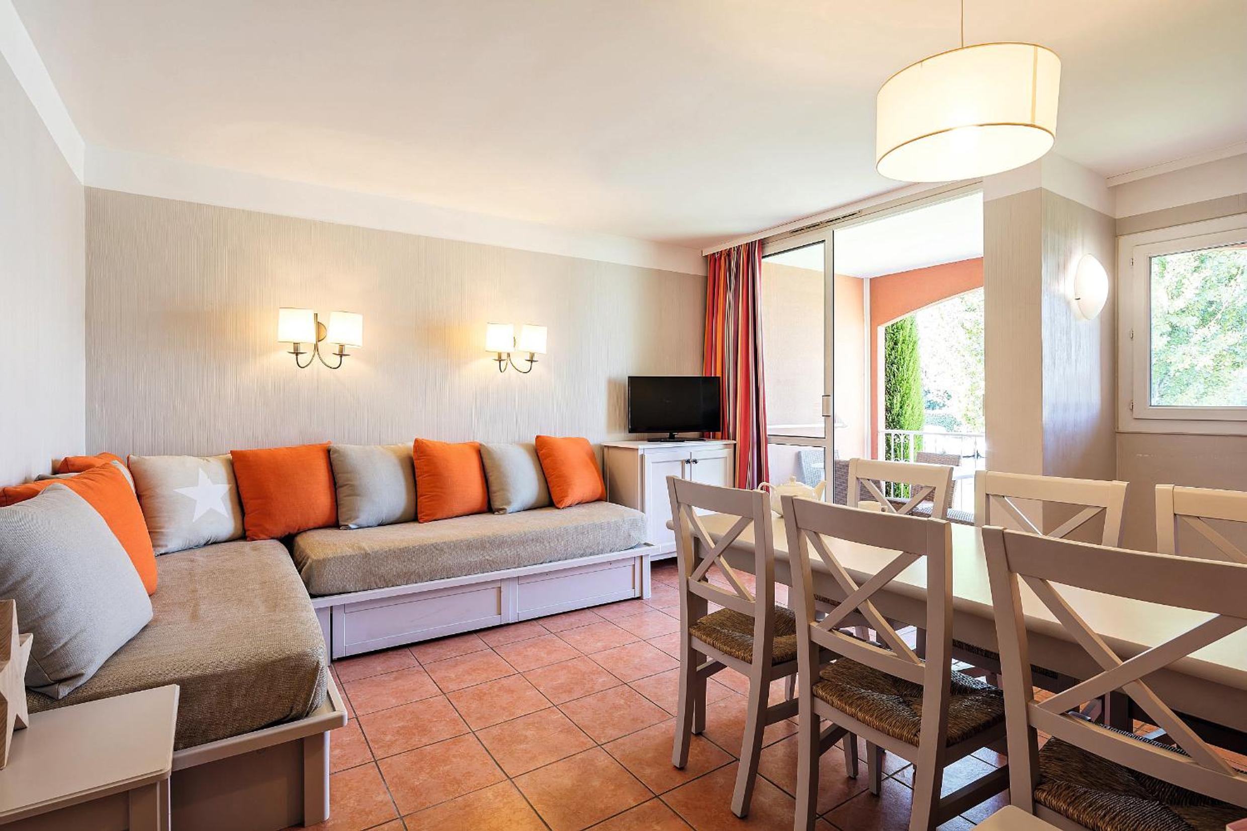 Superior One-Bedroom Apartment with Sleeping Alcove and Terrace or Balcony (6 People) - River View - Photo 1