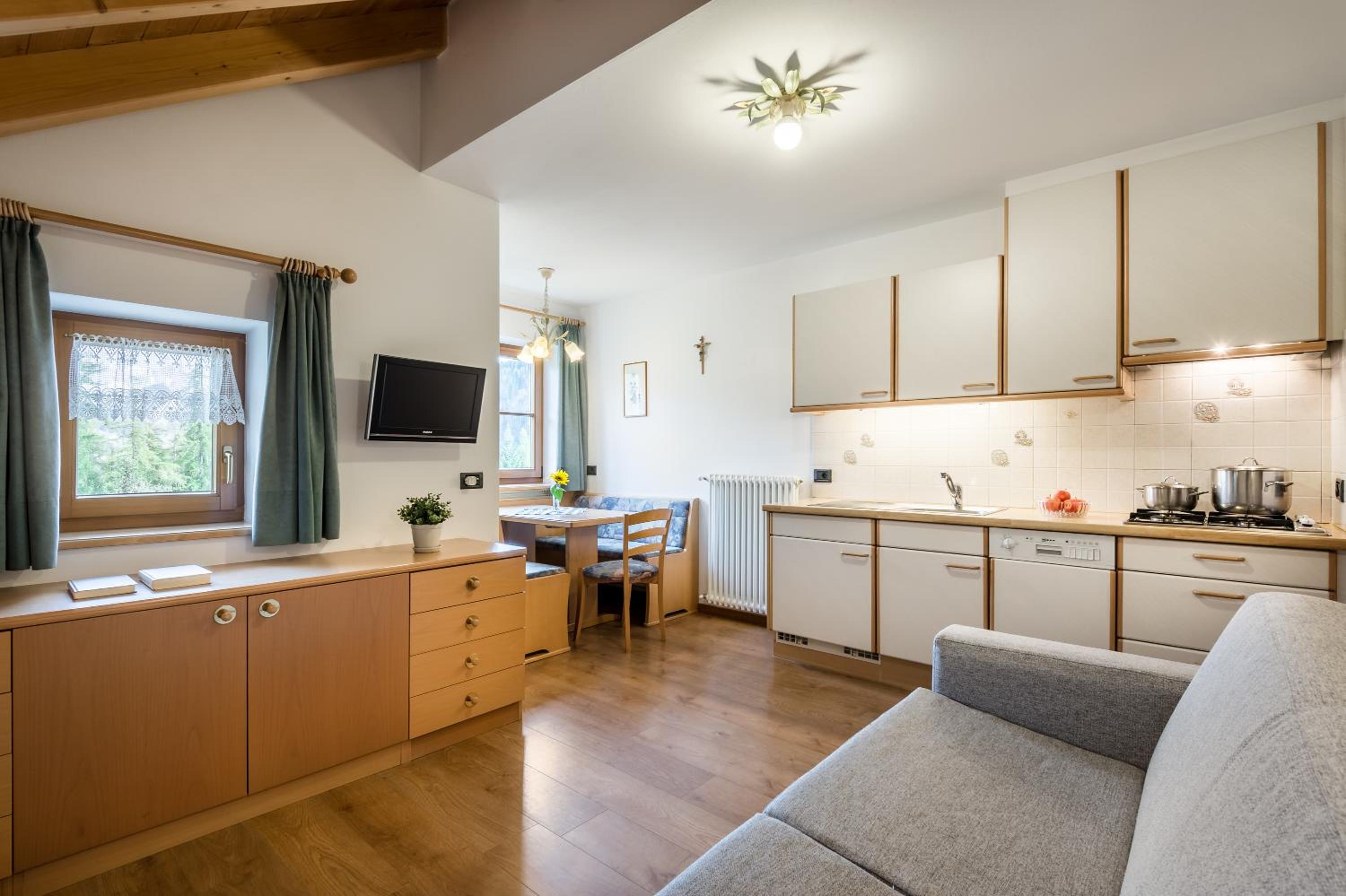 One-Bedroom Apartment photo 2